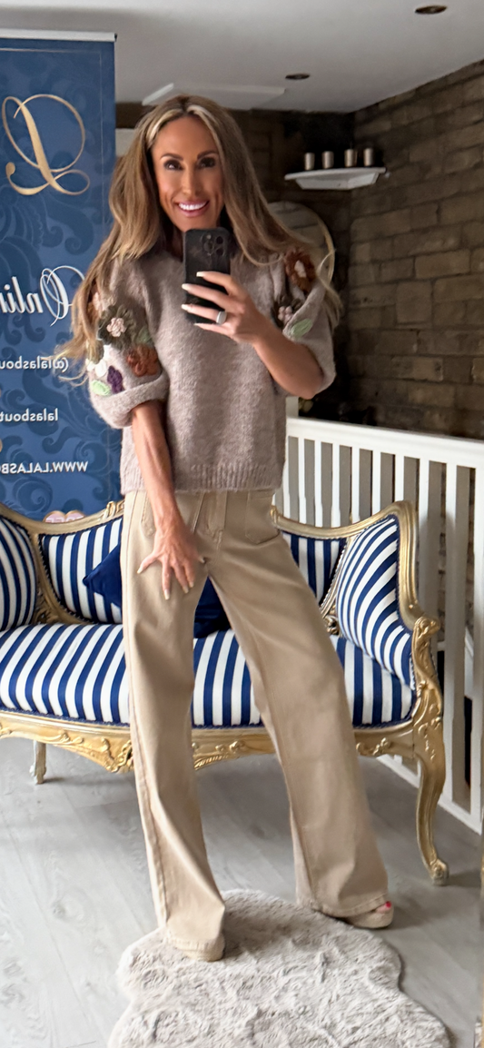 APPLIQUÉD FLOWER JUMPER