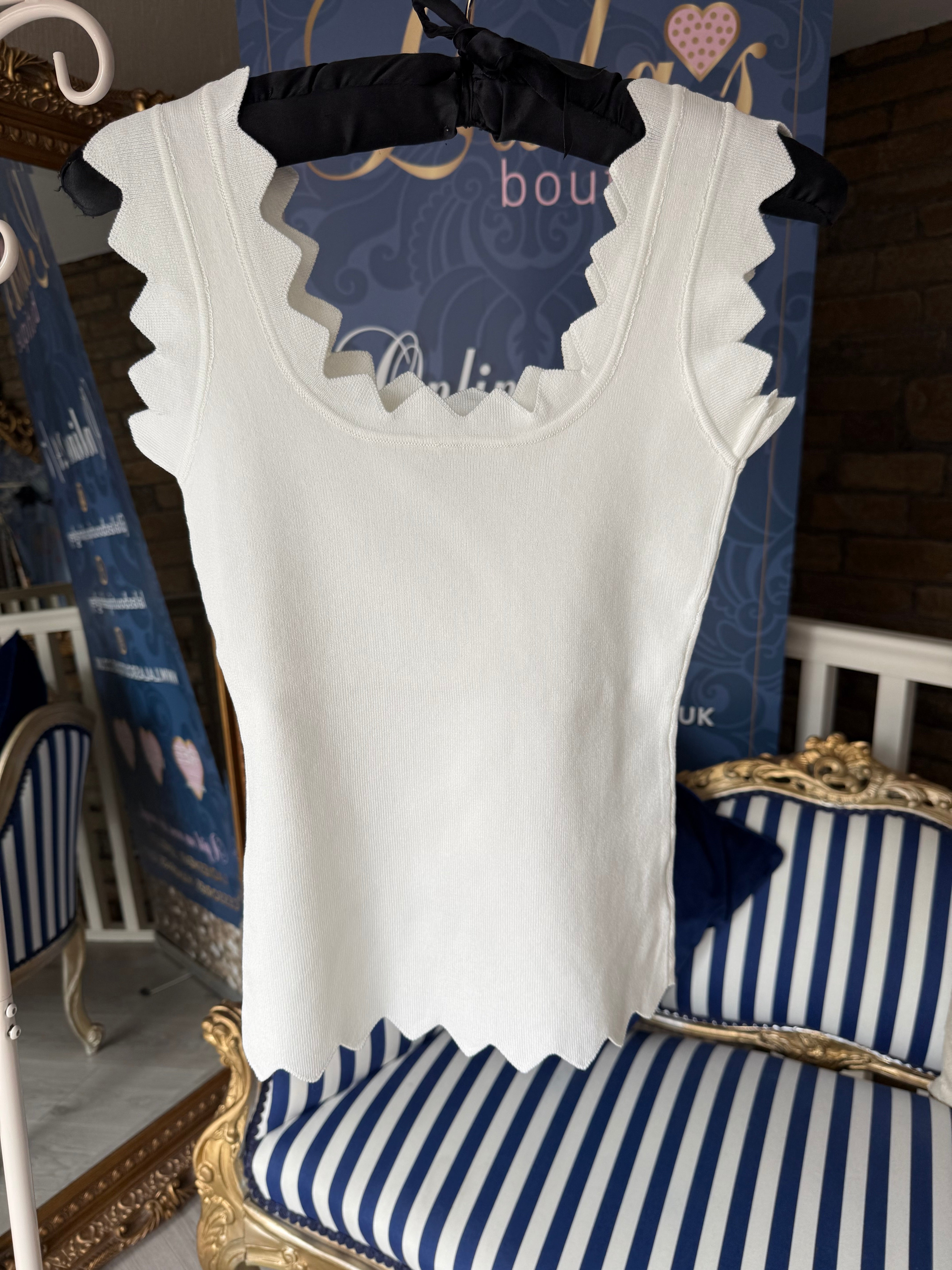 WHITE SCOLLOPED KNITTED VEST