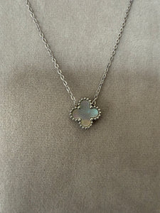 SILVER CLOVER NECKLACE
