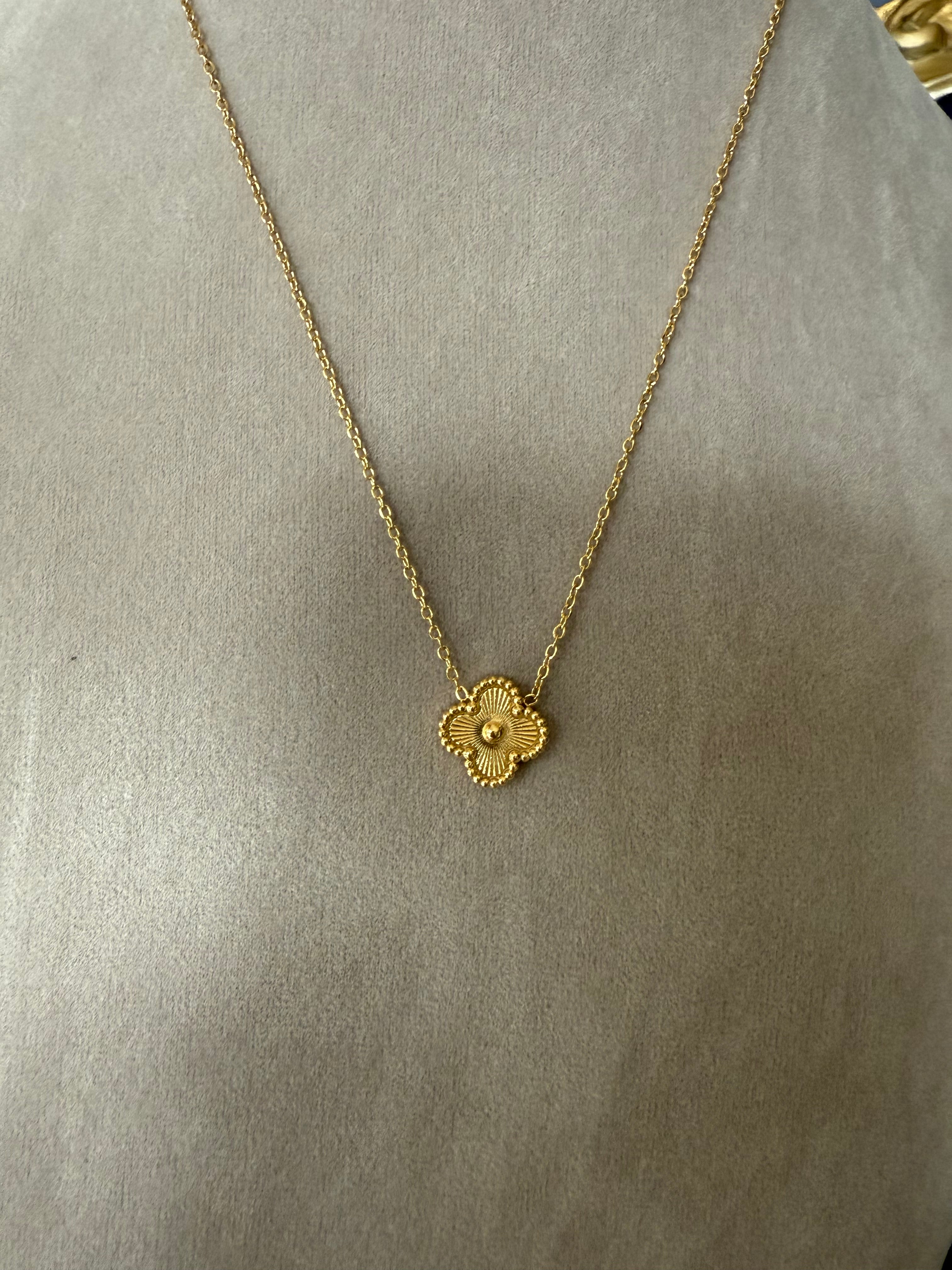 GOLD CLOVER NECKLACE