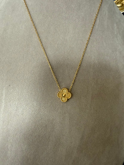 GOLD CLOVER NECKLACE