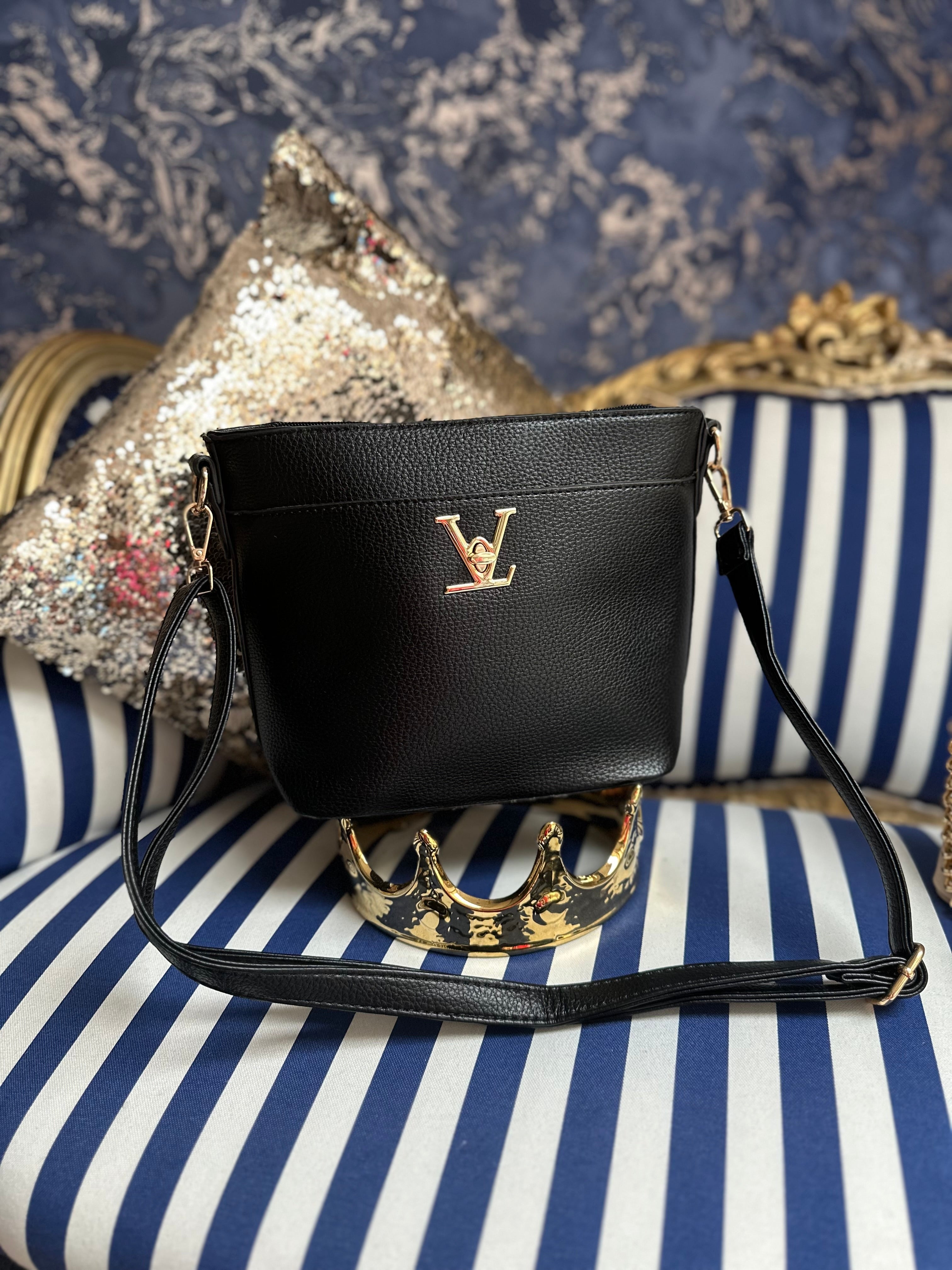 LV BUCKET BAG