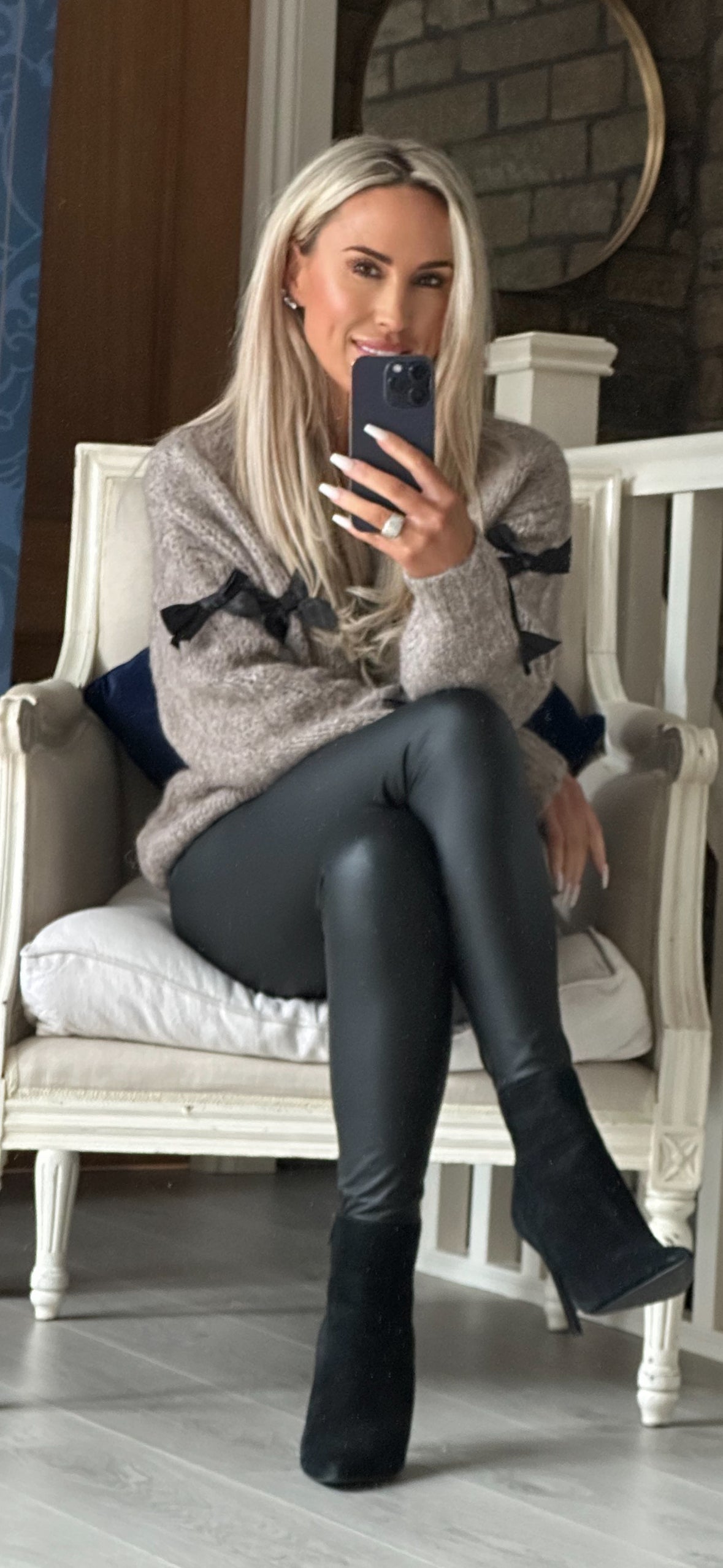 BLACK PLEATHER LEGGINGS