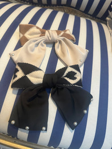 KNITTED BOW CLIP