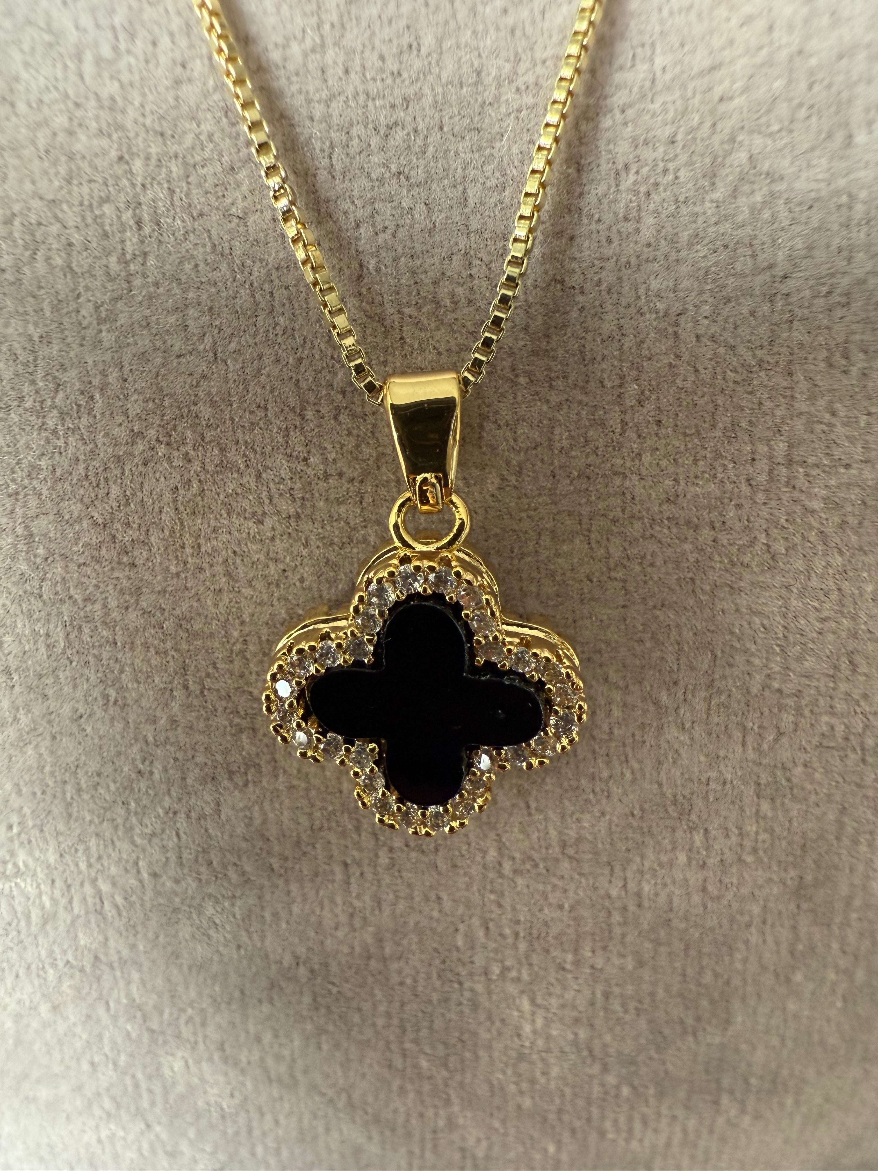 REVERSIBLE CLOVER NECKLACE