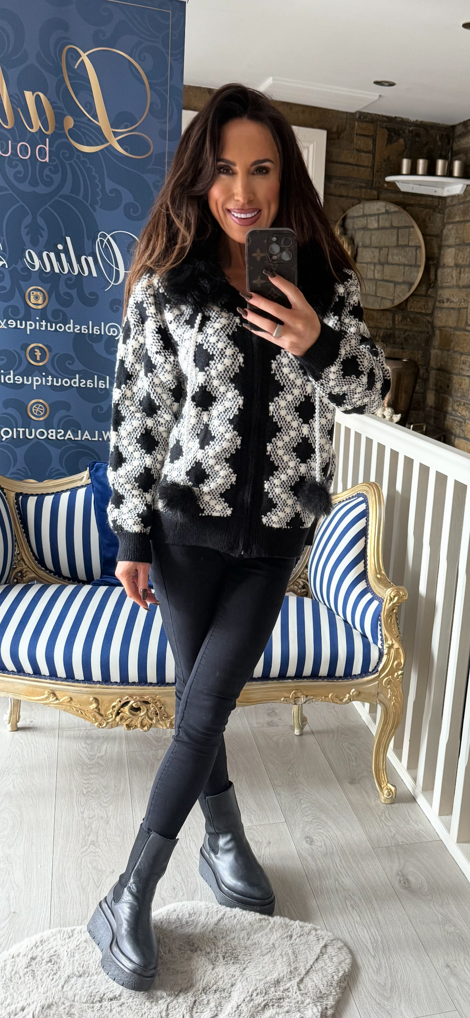 BLACK & WHITE ZIP UP PEARL HOODY