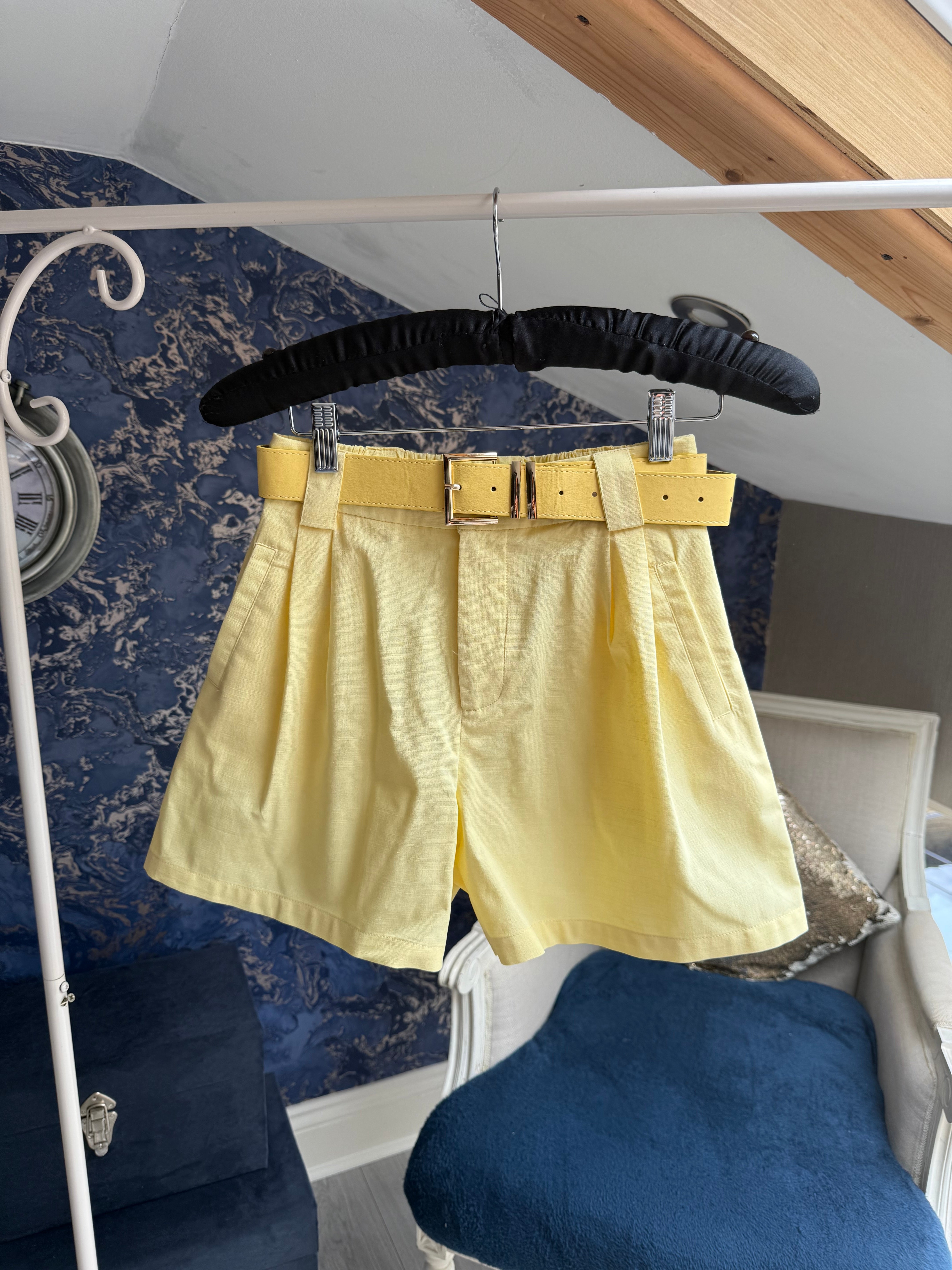 LEMON TAILORED SHORTS