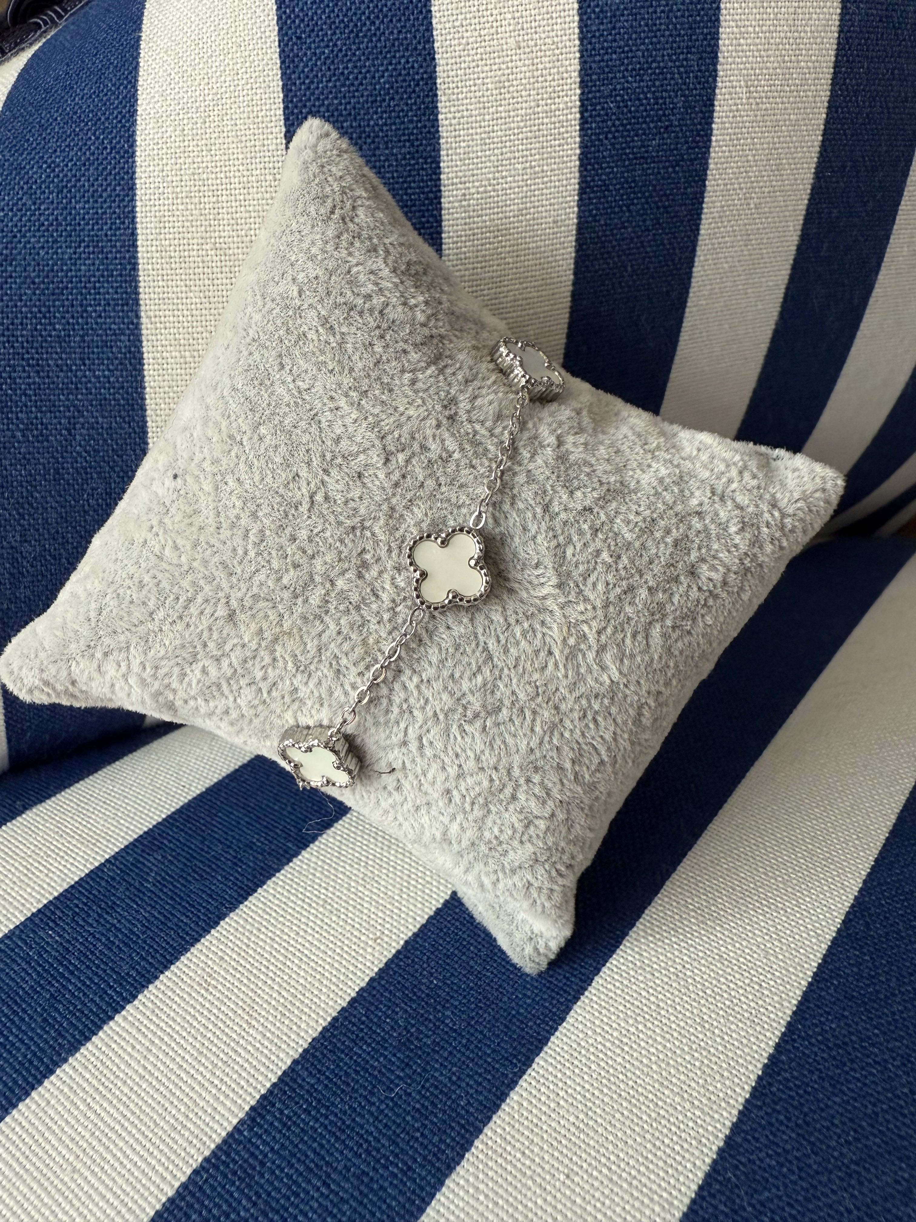 SILVER MOTHER OF PEARL CLOVER BRACELET