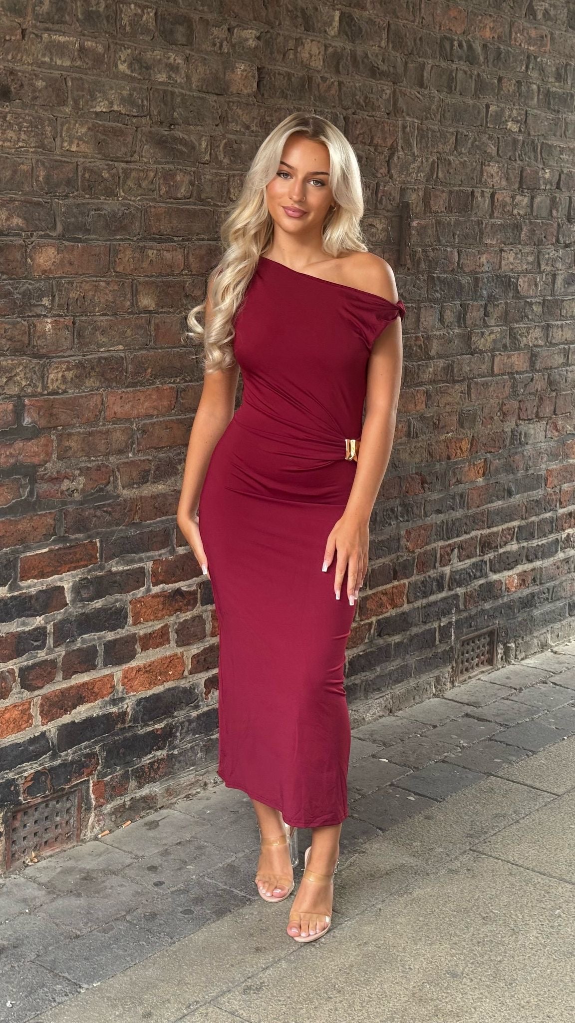 THE MAROON DRESS