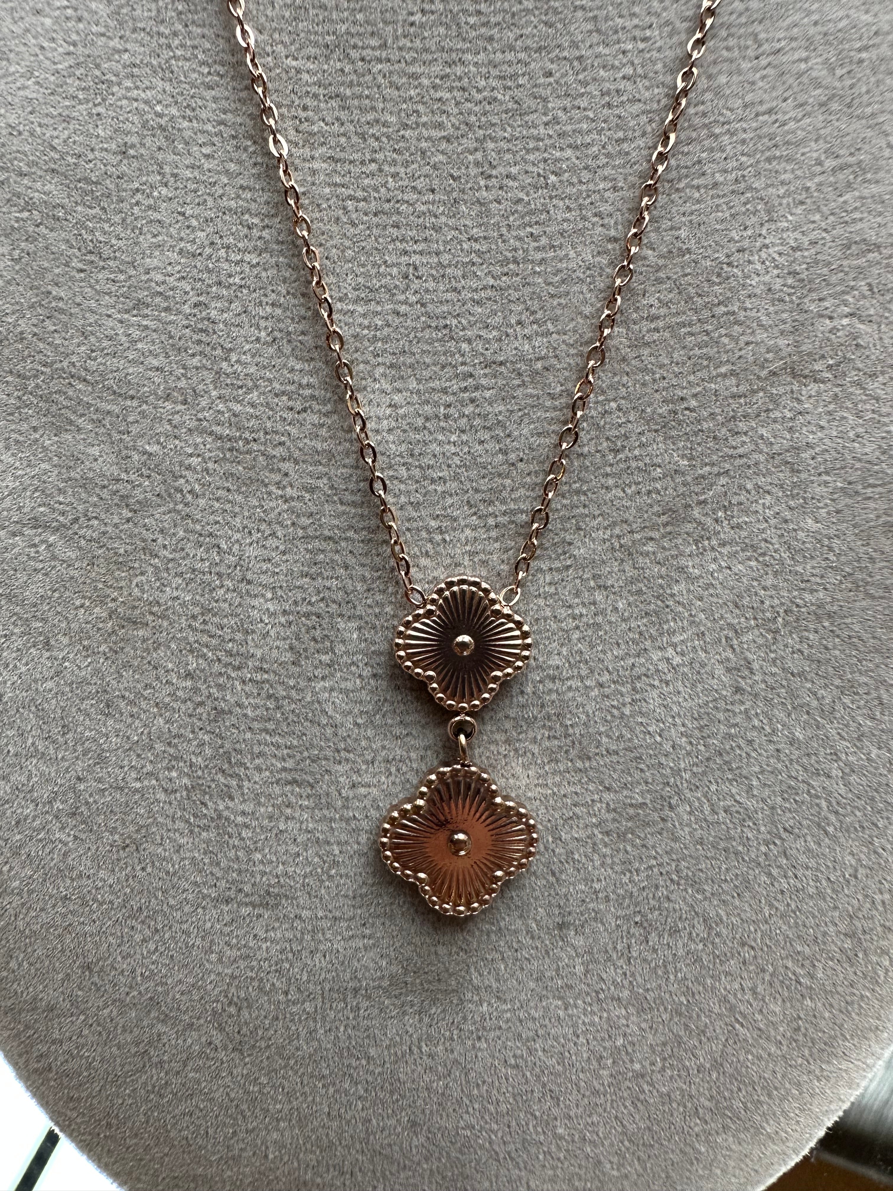 ROSE GOLD CLOVER NECKLACE