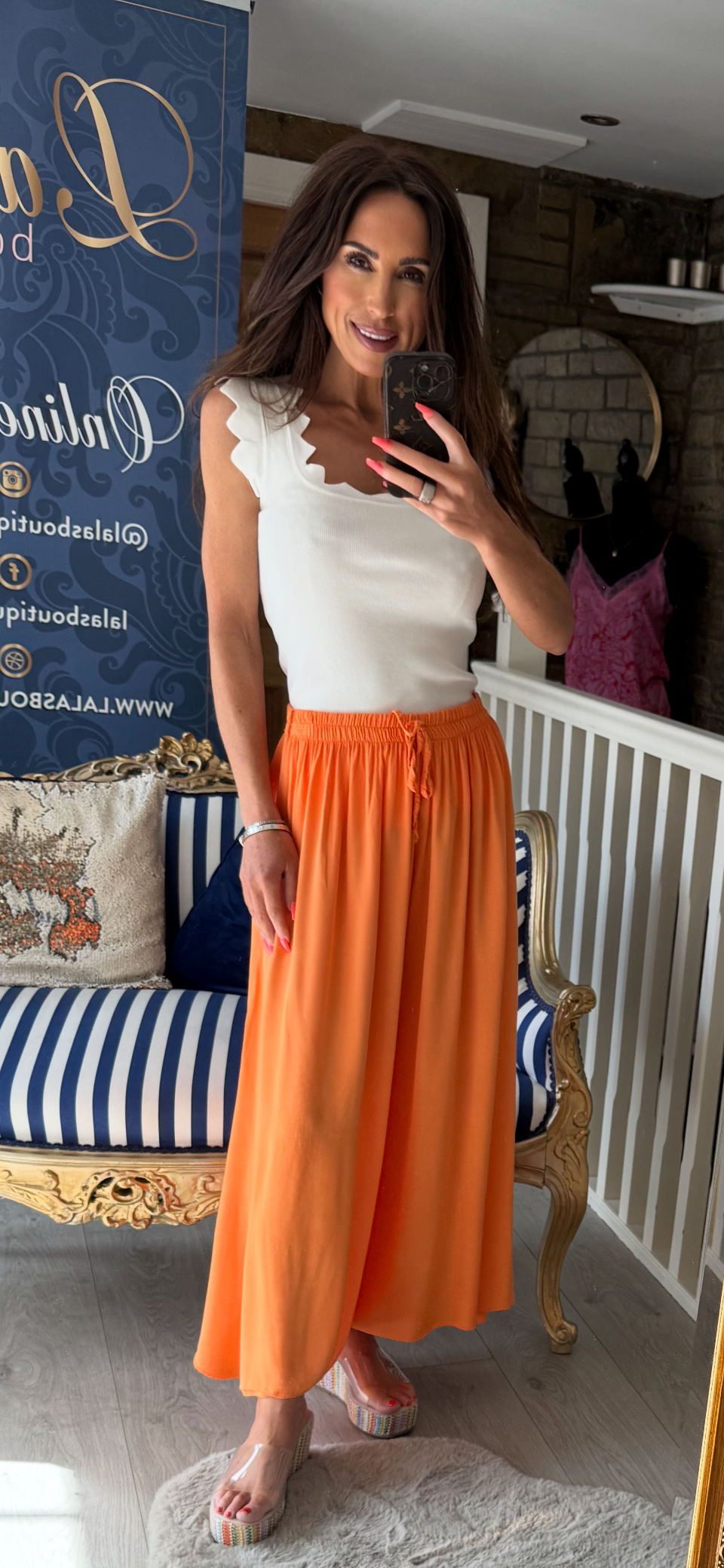 WHITE SCOLLOPED KNITTED VEST