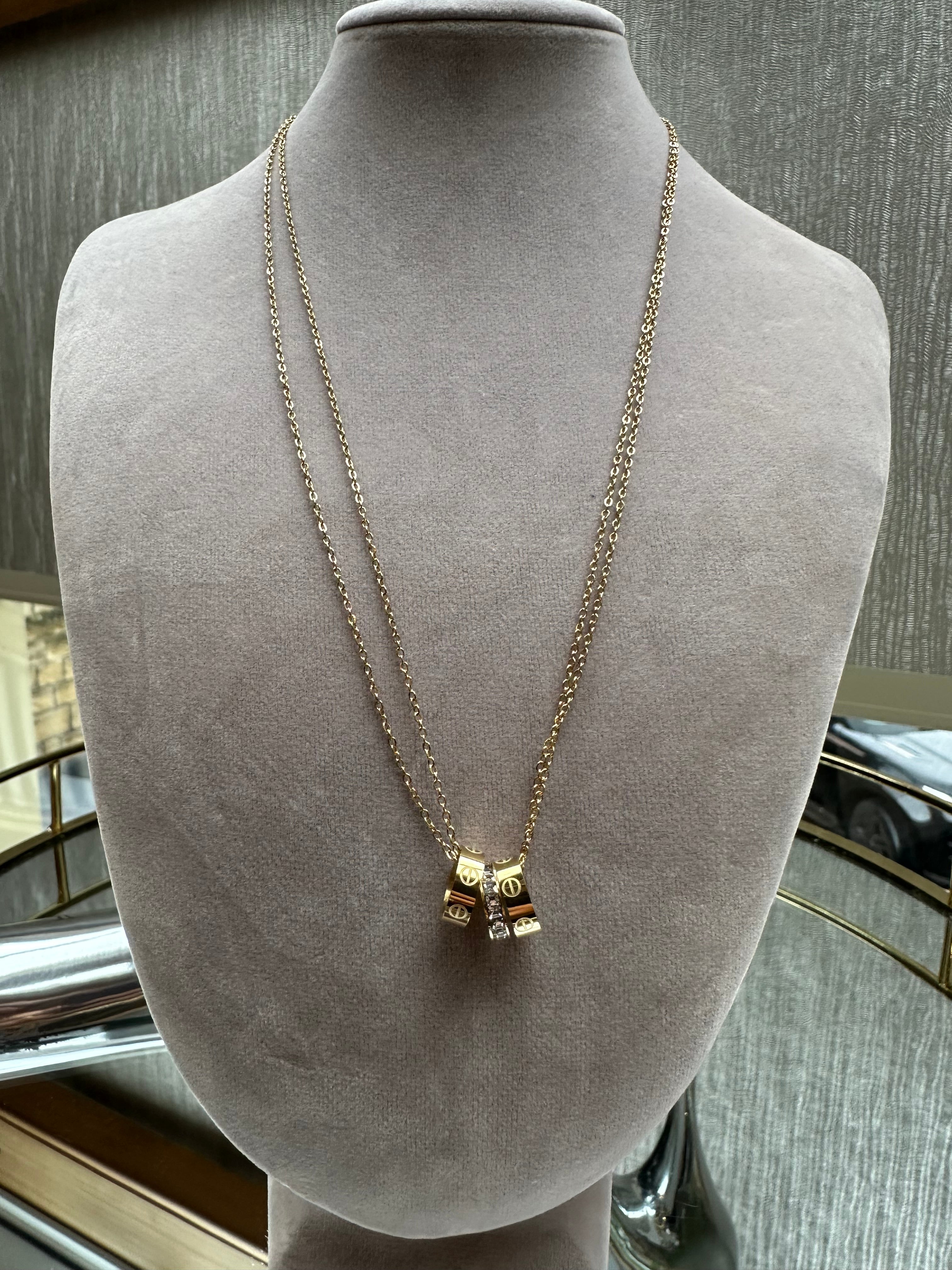 TRIPLE CART GOLD NECKLACE