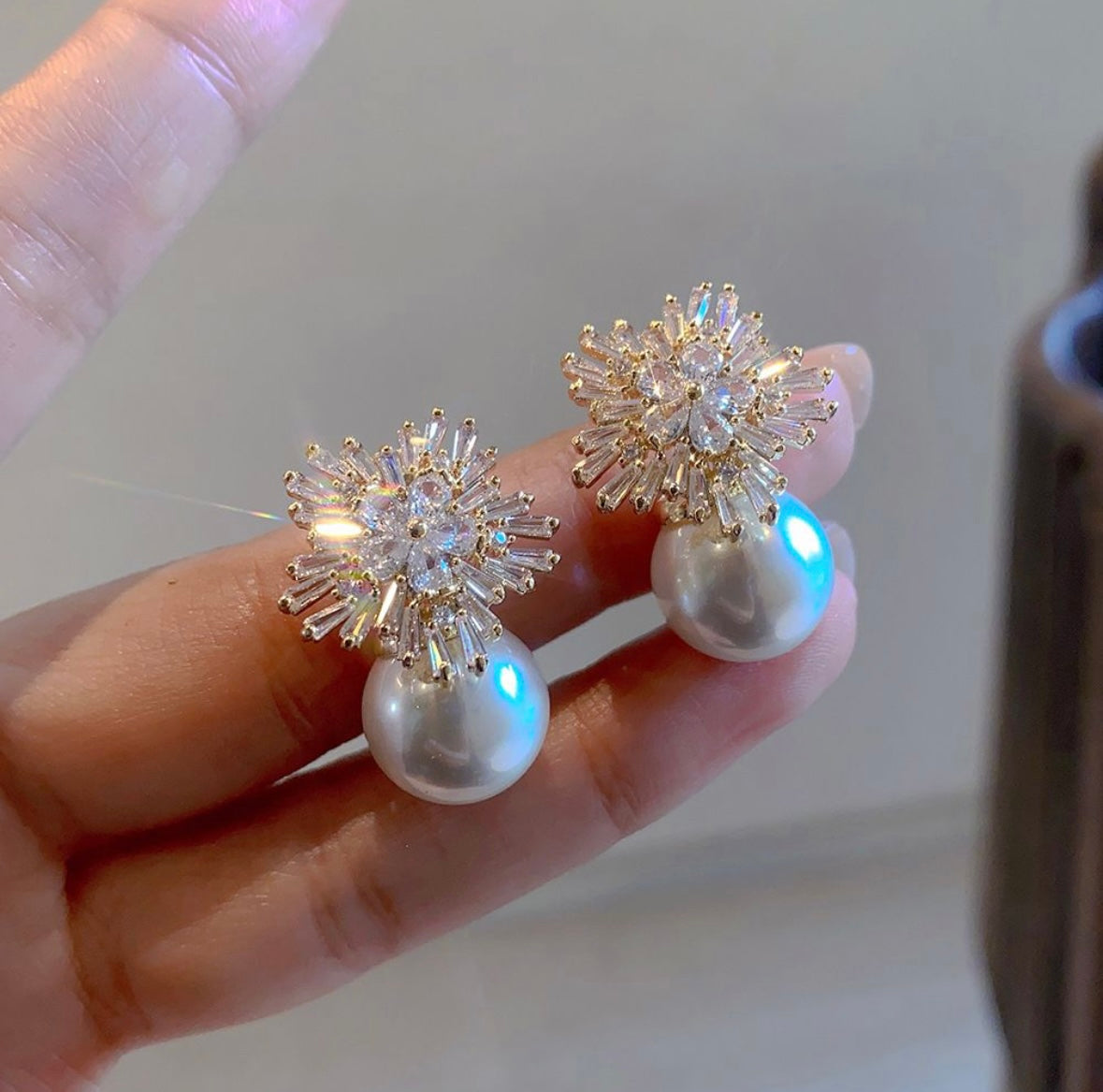 CRYSTAL FLOWER EARRINGS