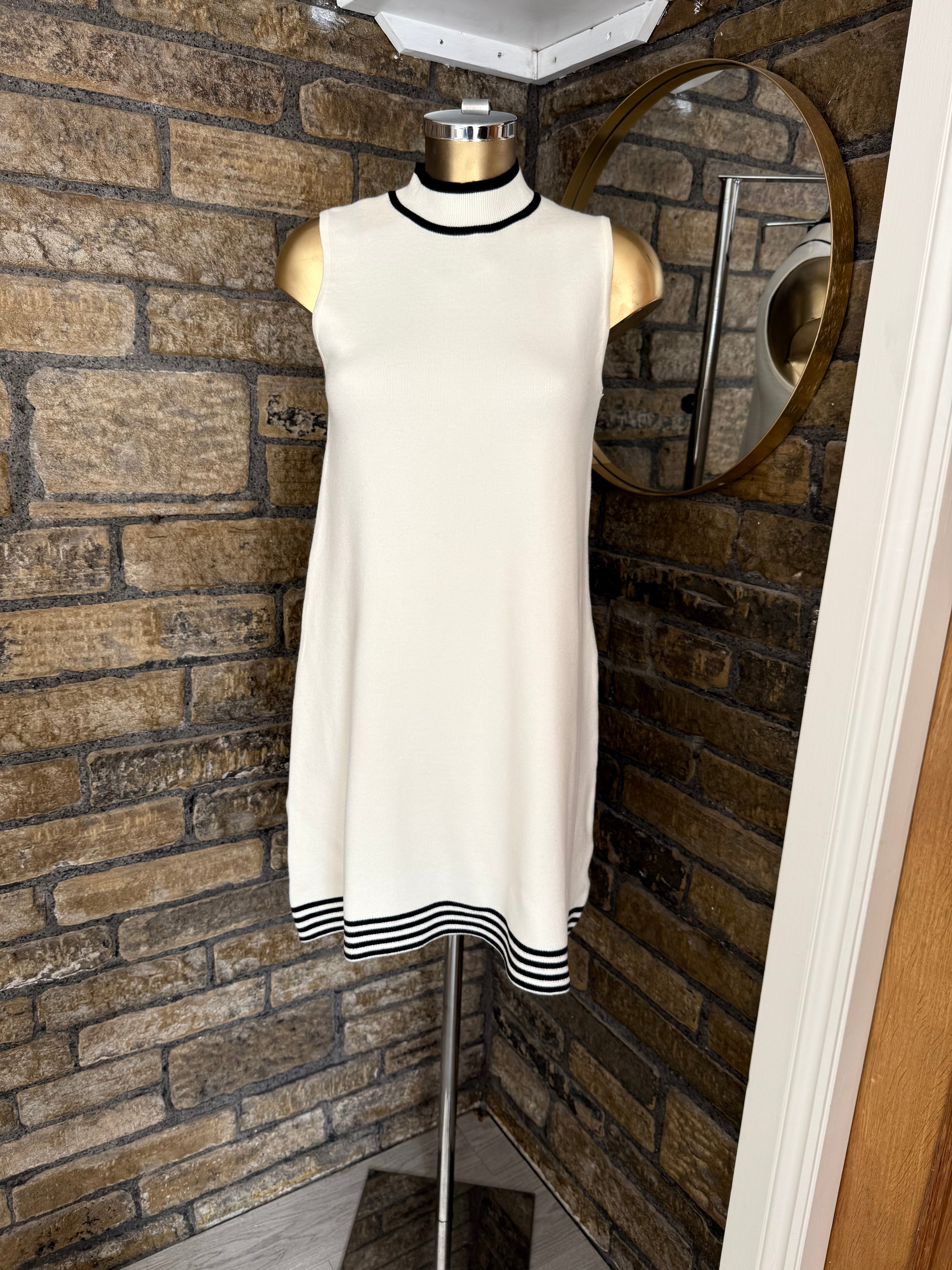 CREAM MONOCHROME KNITTED DRESS