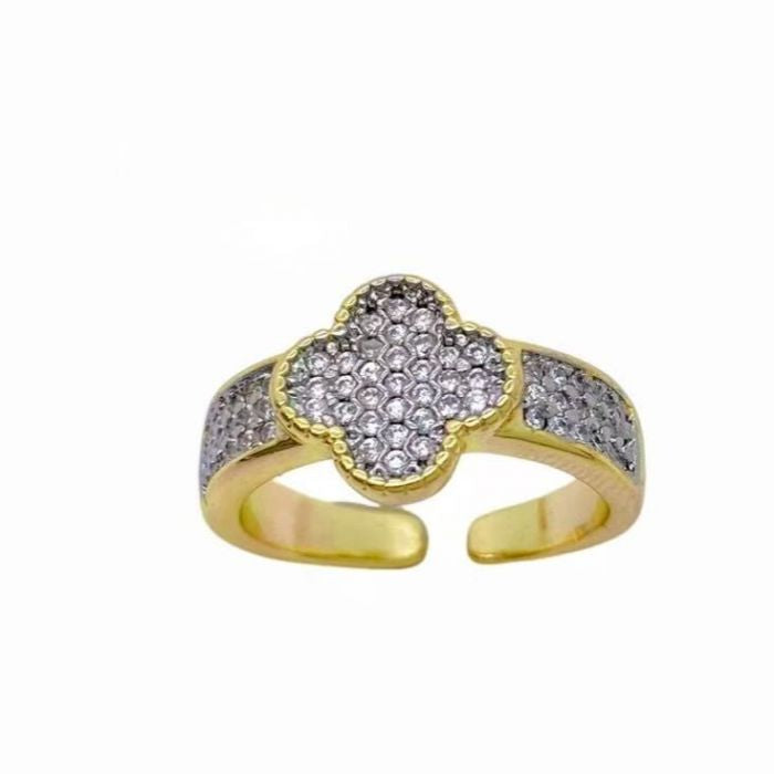 CLOVER RING
