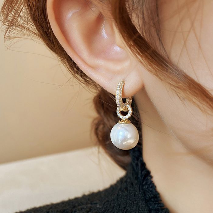 HUGGIE HOOP PEARL EARRINGS