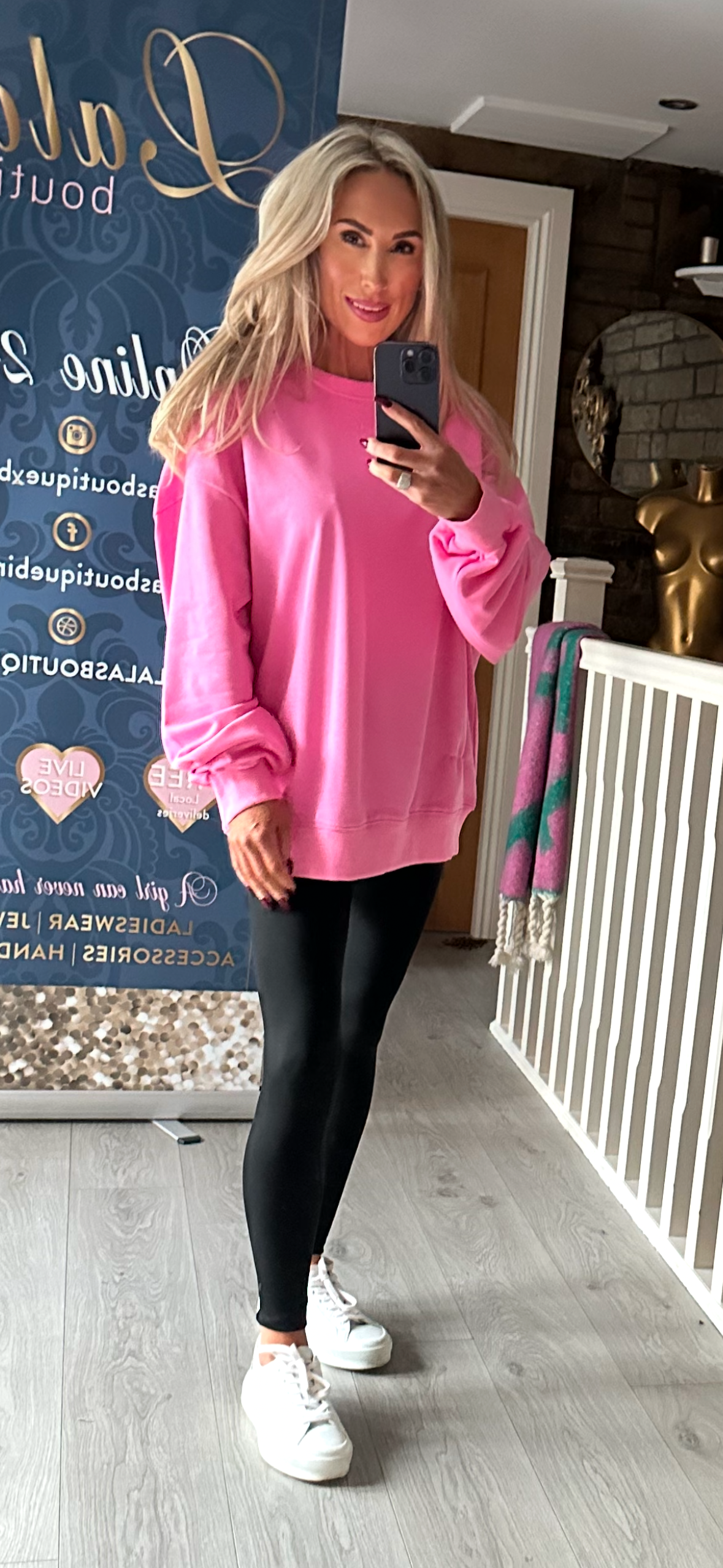 CANDY PINK QUEEN SWEATSHIRT