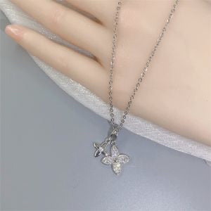 SILVER CRYSTAL LOUIS NECKLACE