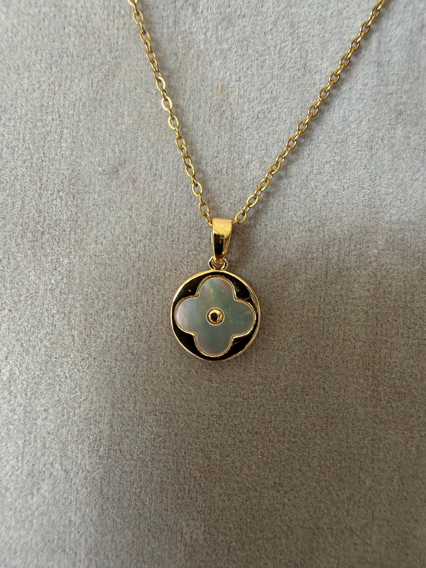 VL BB SUN PENDANT NECKLACE