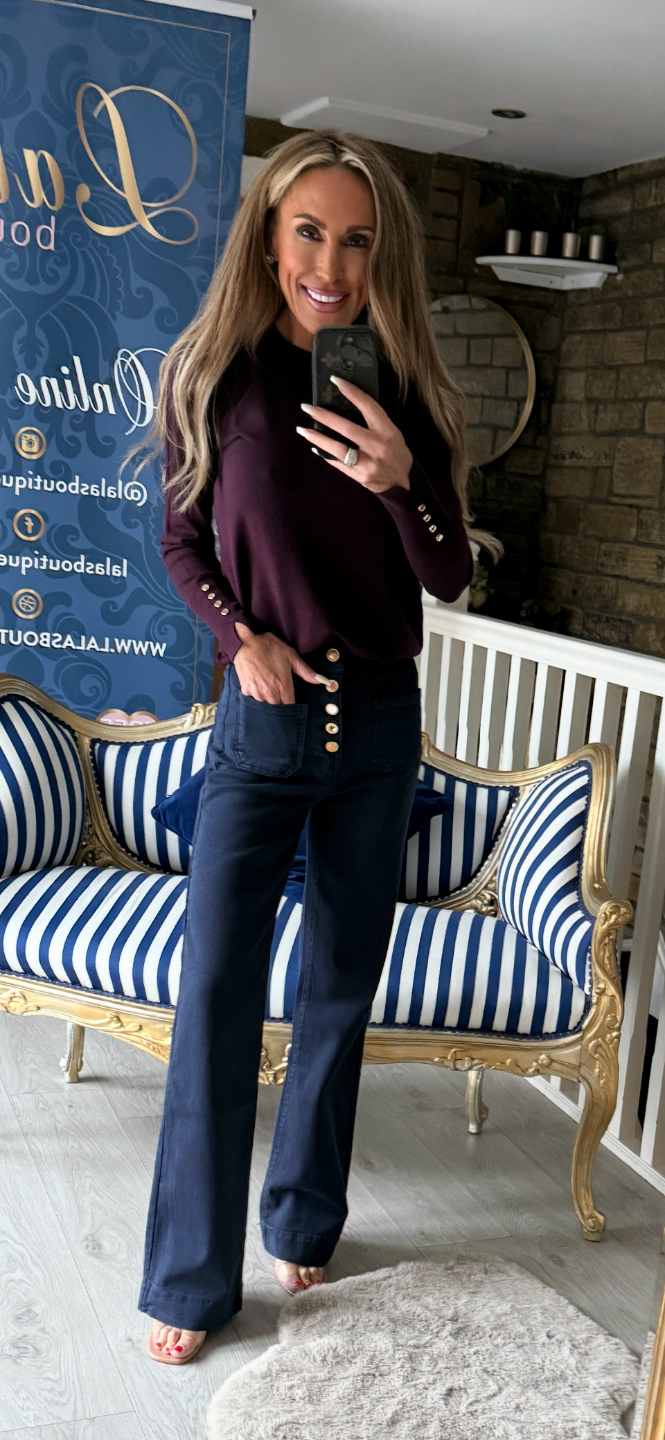 THE GOLD BUTTON ESSENTIAL KNIT