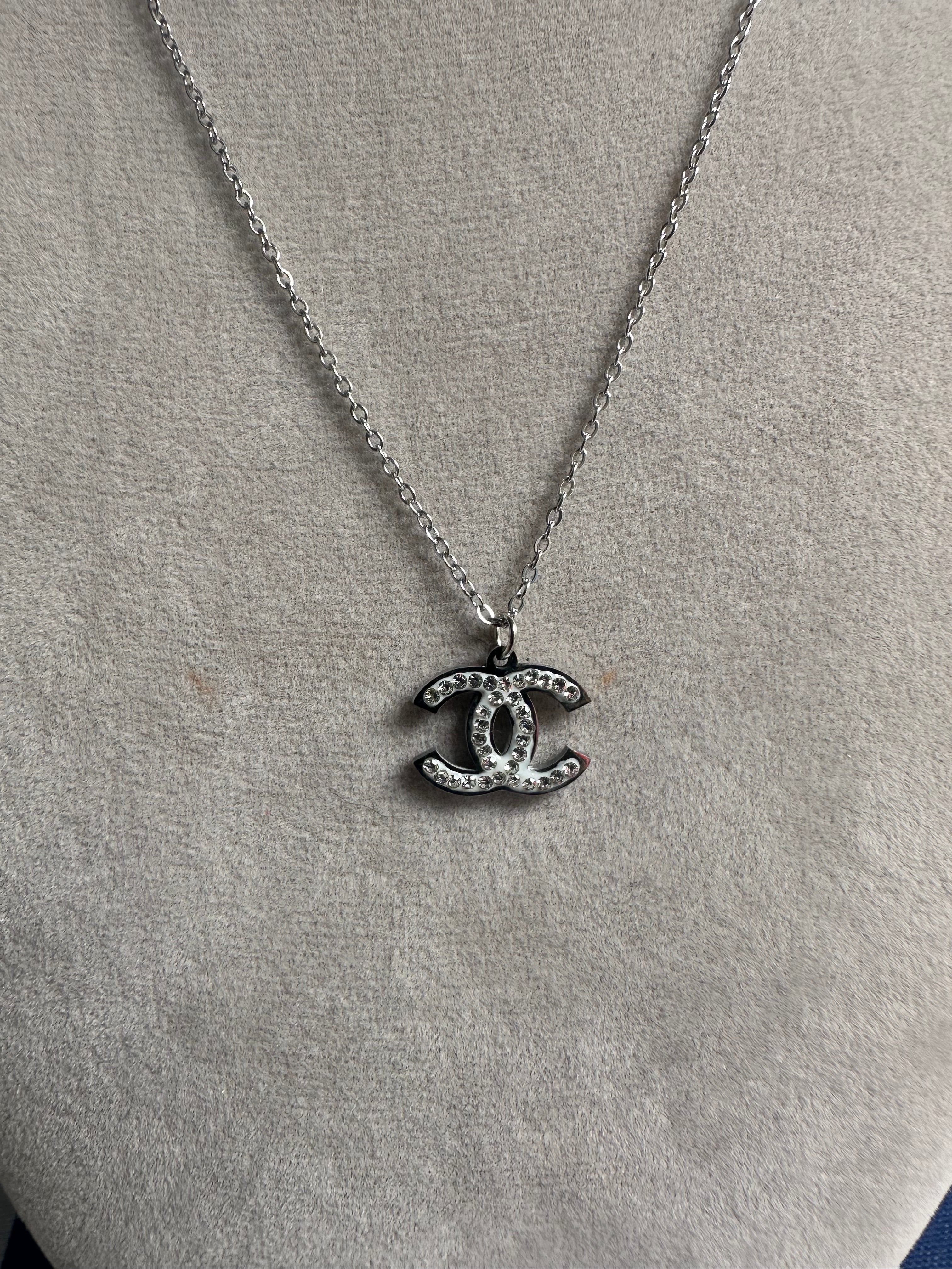 SILVER CC NECKLACE