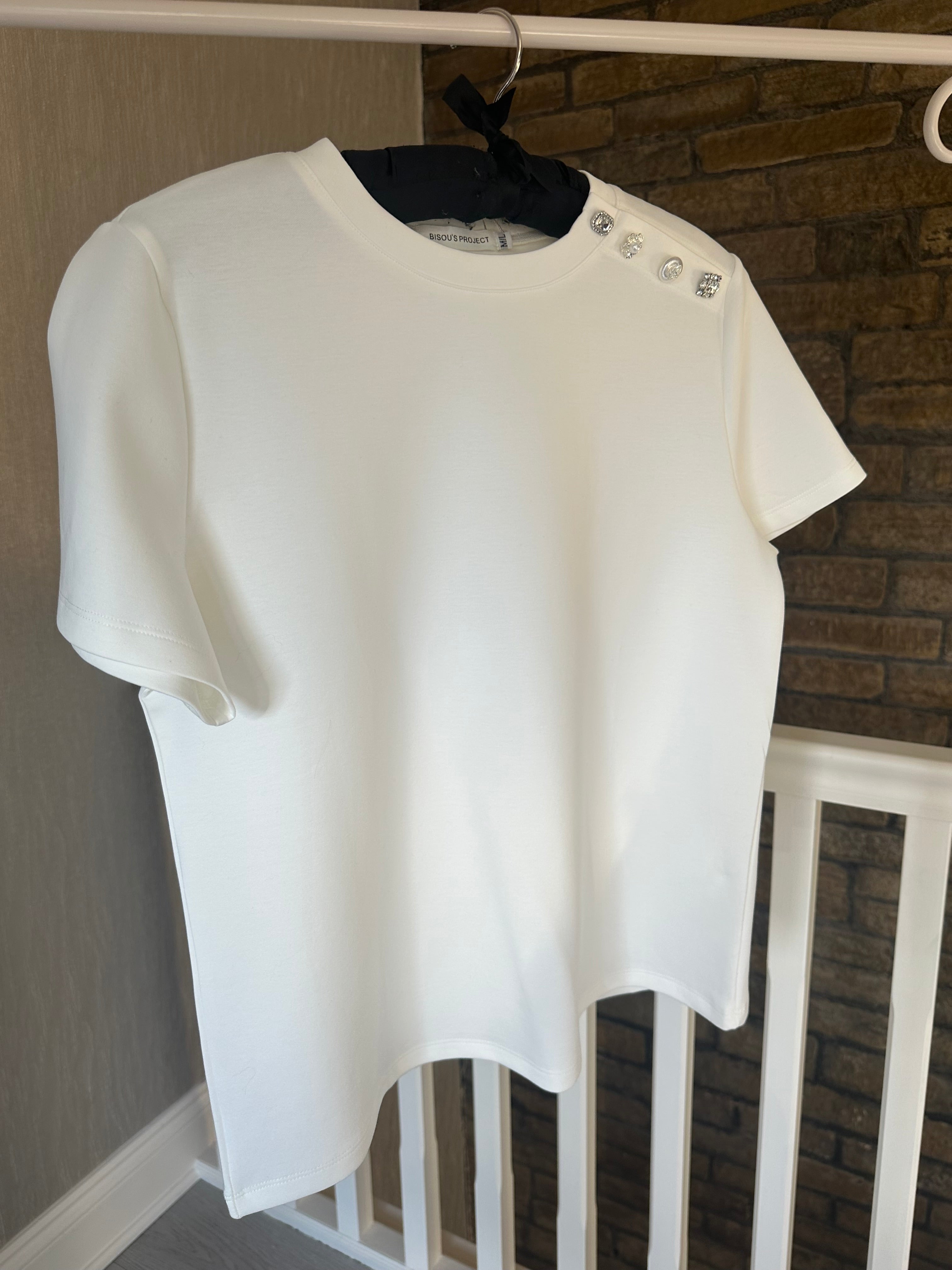 WHITE DIAMANTÉ & PEARL BUTTON SHOULDER T-SHIRT