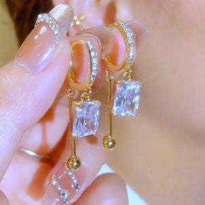 CRYSTAL DROP EARRINGS