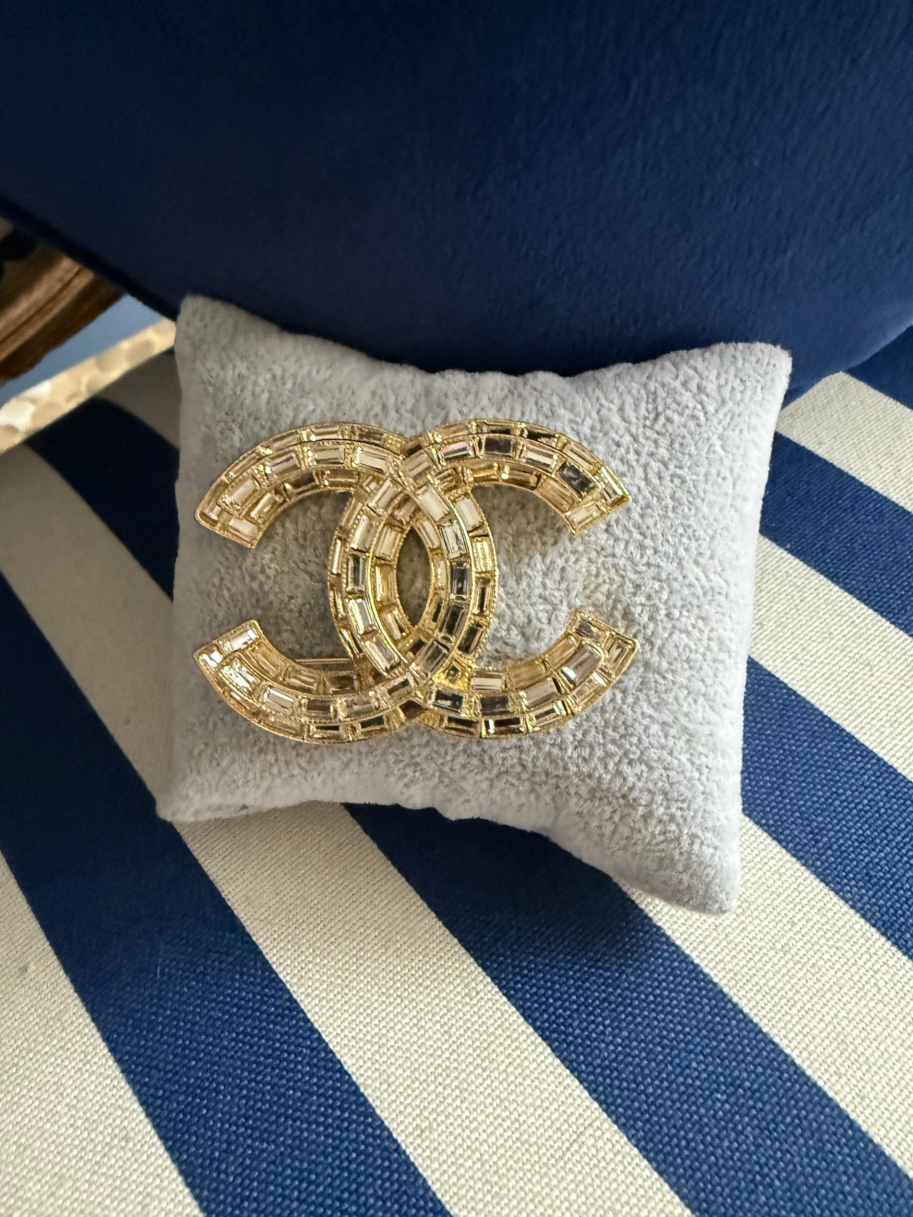 GOLD CRYSTAL CC BROOCH