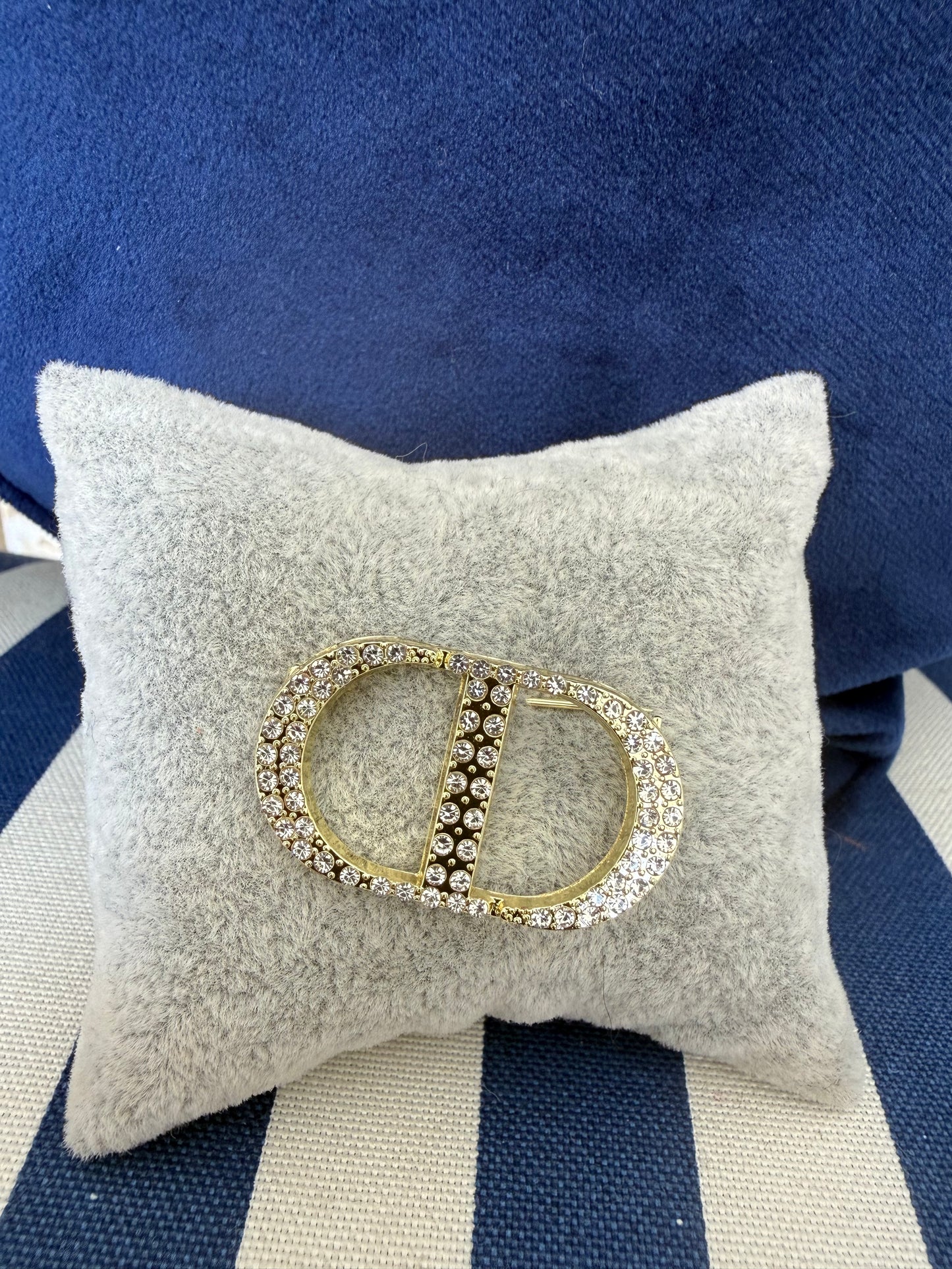 MINI CD DIAMANTÉ BROOCH