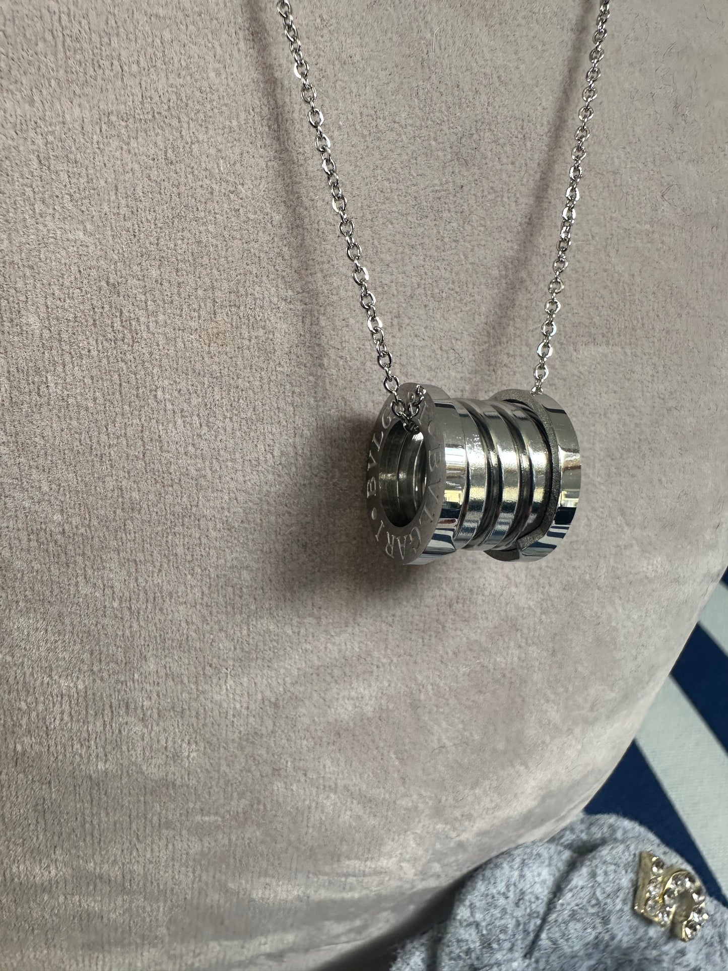 INSPIRED SILVER BARREL NECKLACE