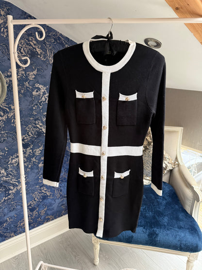 BLACK & WHITE KNITTED DRESS