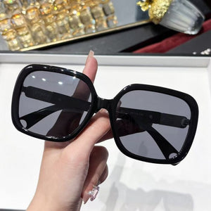 BLACK OVERSIZED PEARL SUNGLASSES