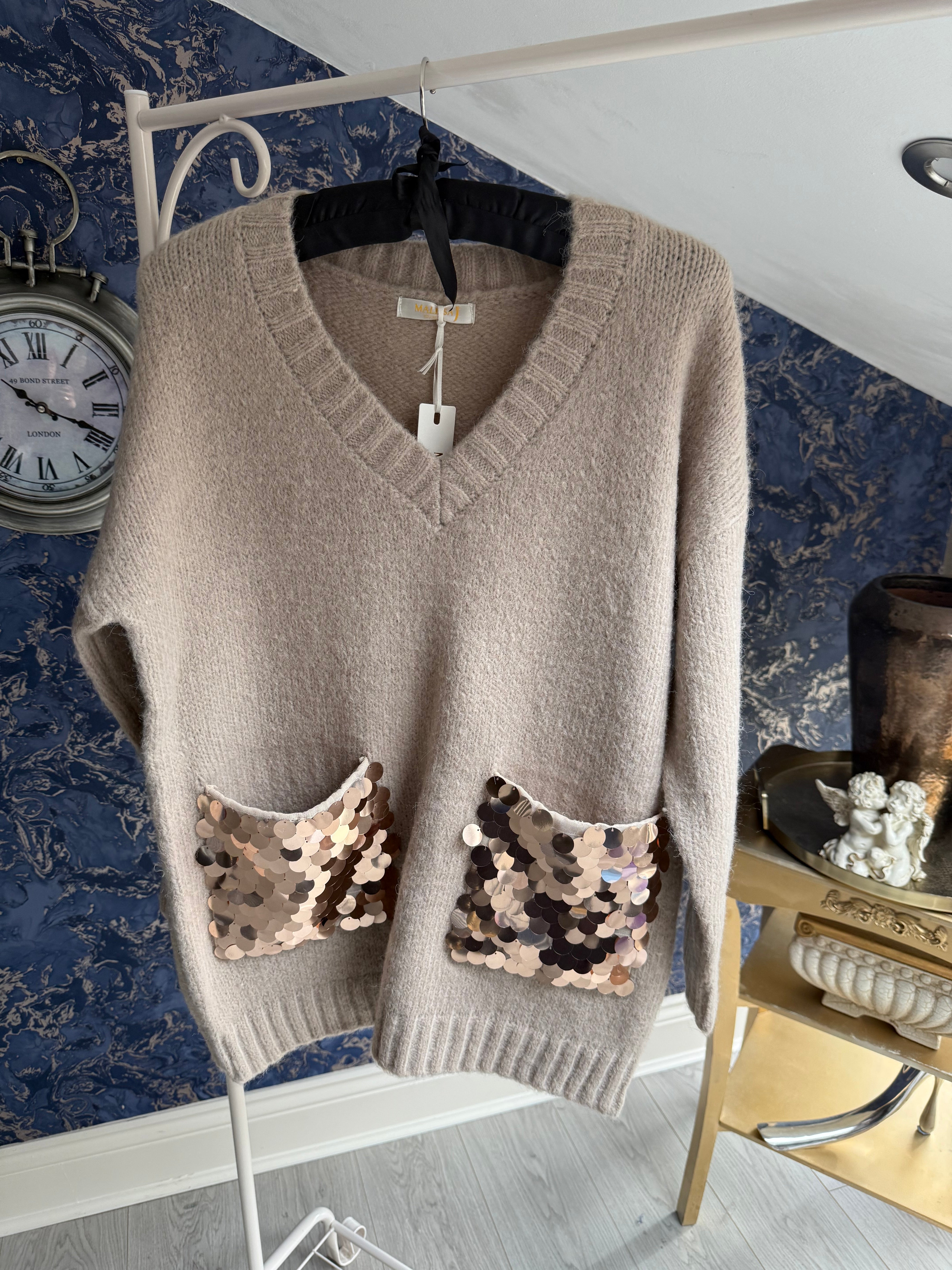 STONE FLUFFY DISC SEQUIN JUMPER