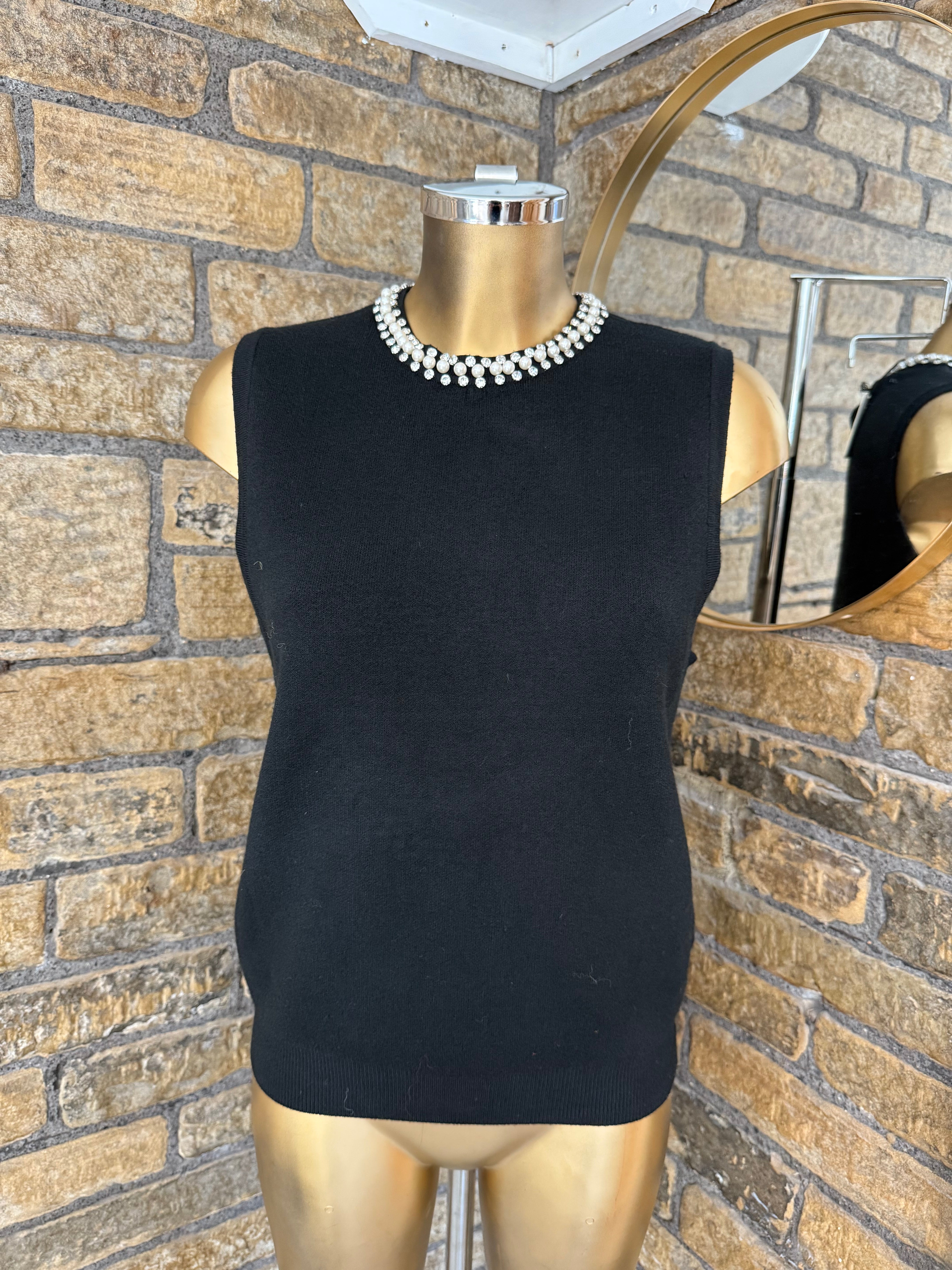 PEARL SLEEVELESS JUMPER