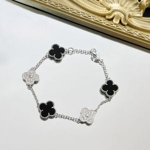 BLACK & DIAMONTE CLOVER BRACELET