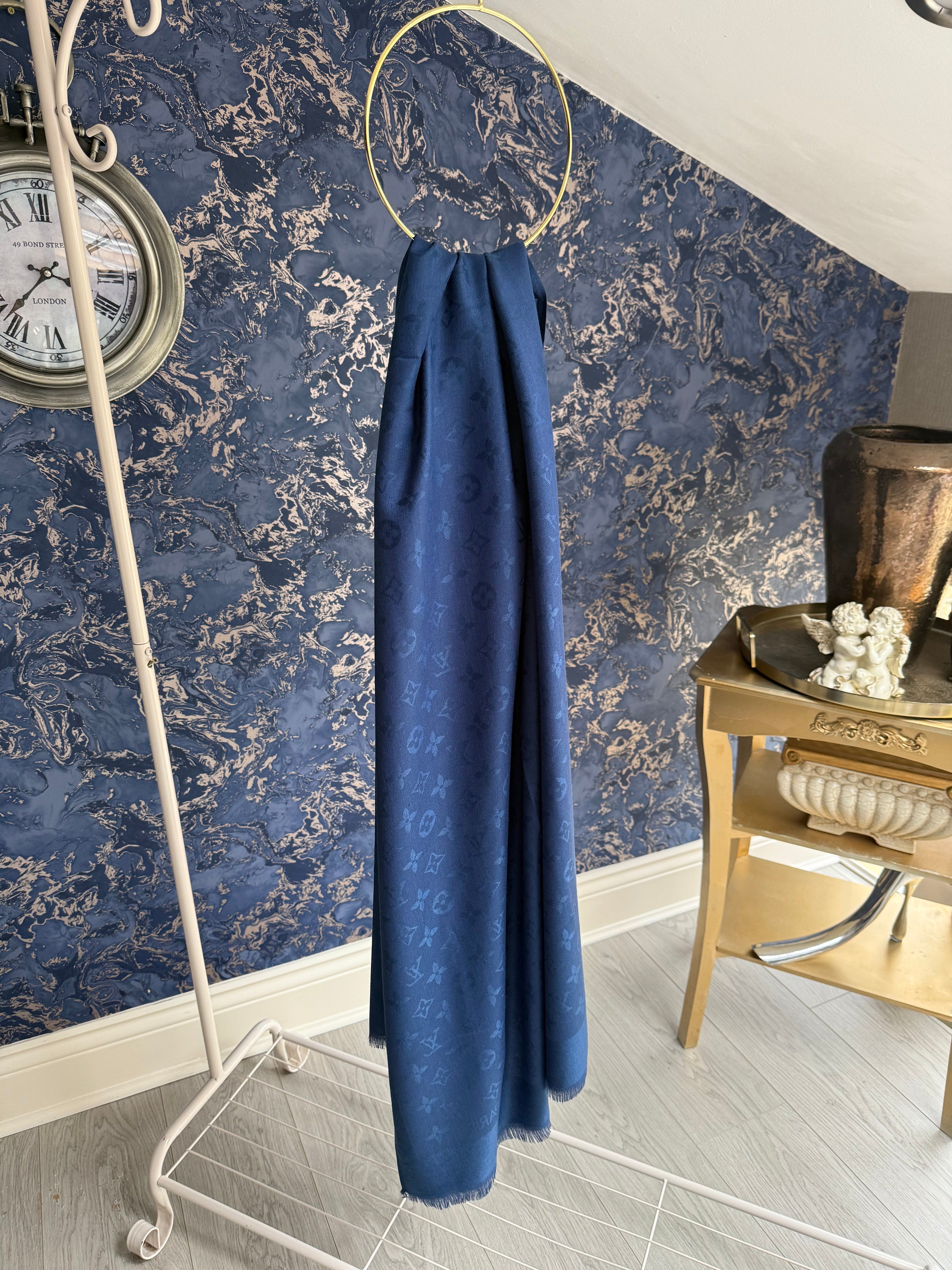 CASHMERE ICONIC NAVY EMBOSSED SCARF