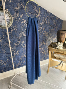 CASHMERE ICONIC NAVY EMBOSSED SCARF