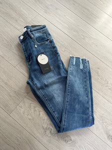 LAULIA SKINNY DISTRESSED JEANS