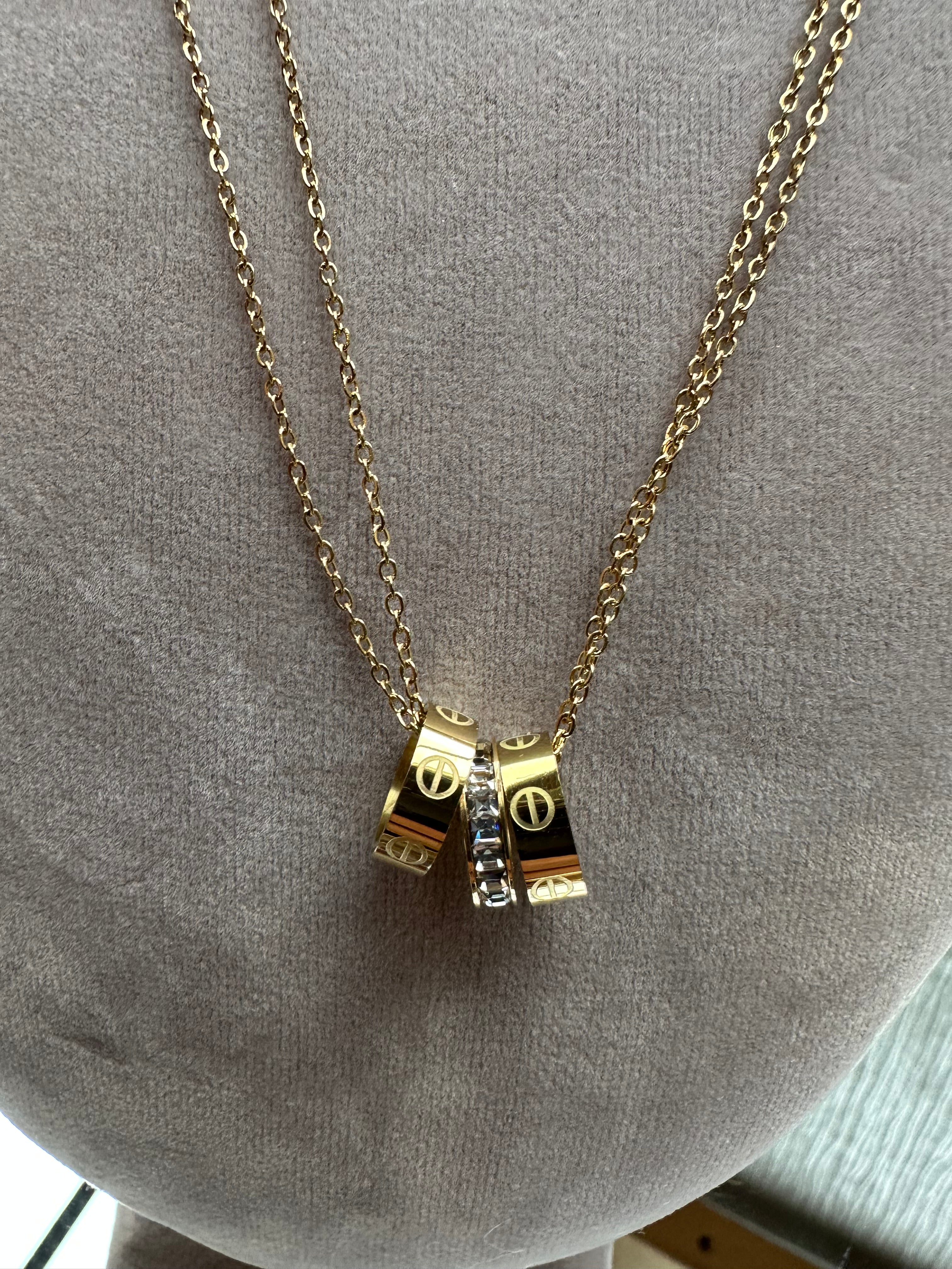 TRIPLE CART GOLD NECKLACE