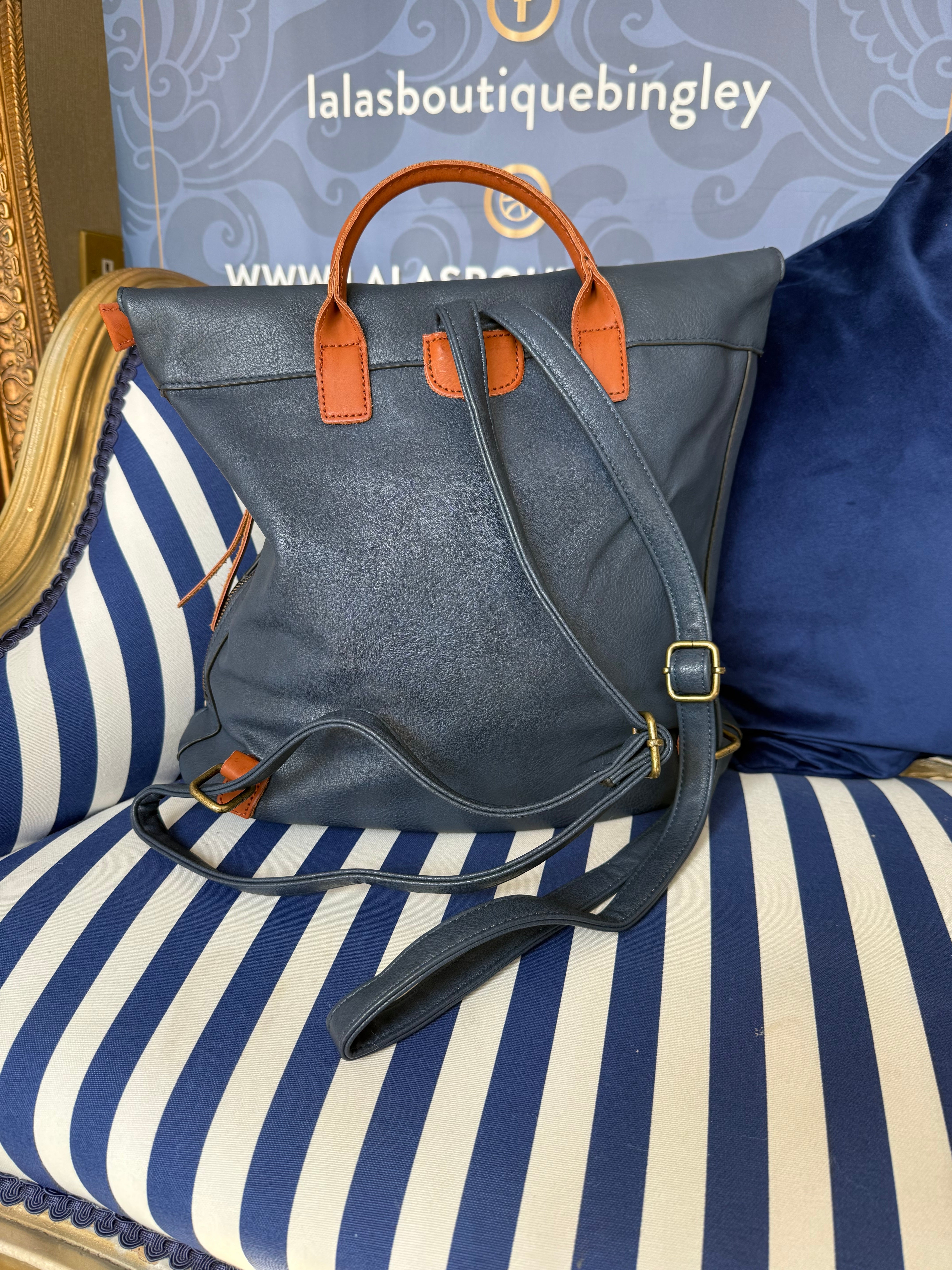 NAVY VENETTA RUCKSACK 902