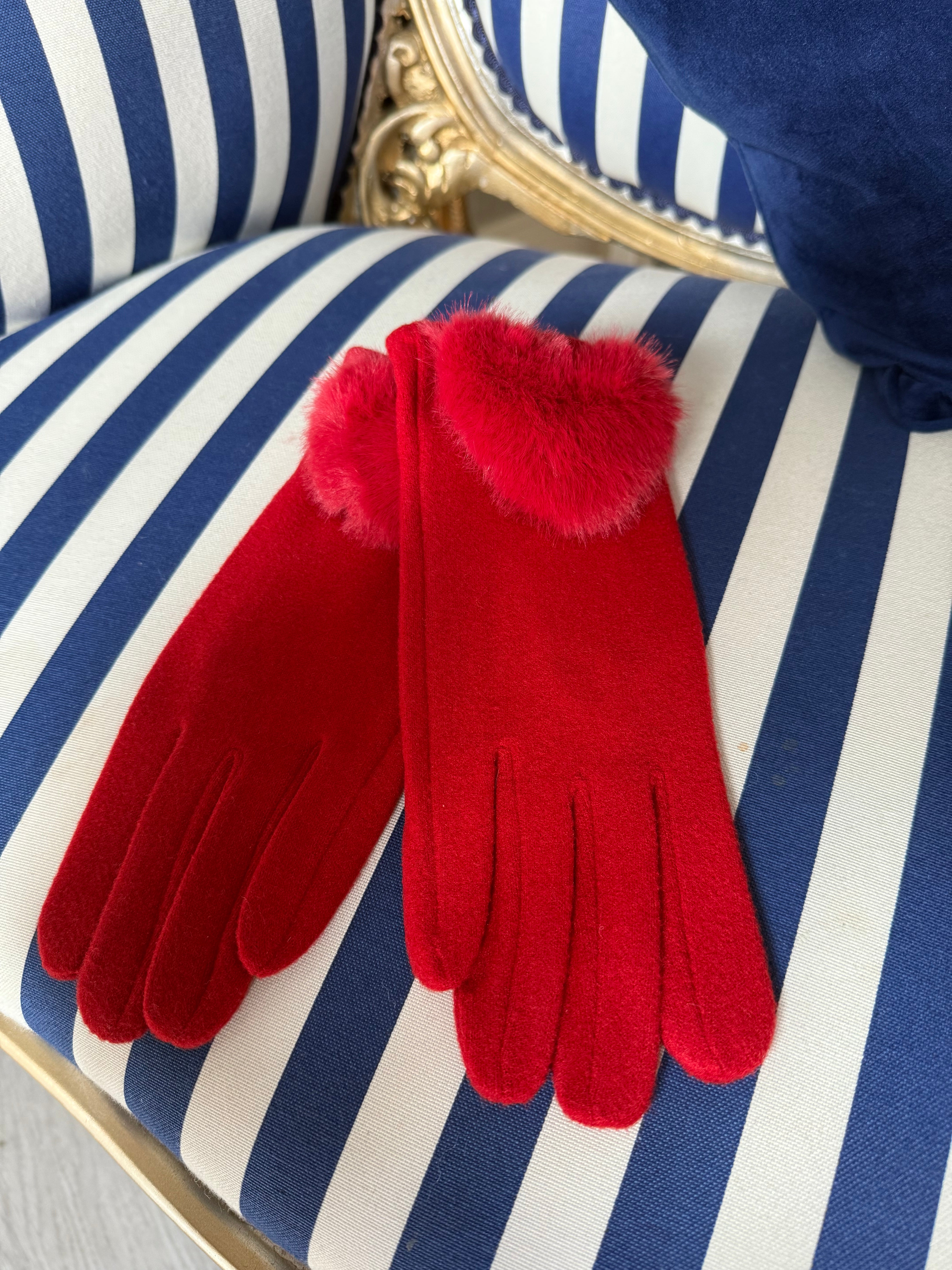 RED HEART POM GLOVES