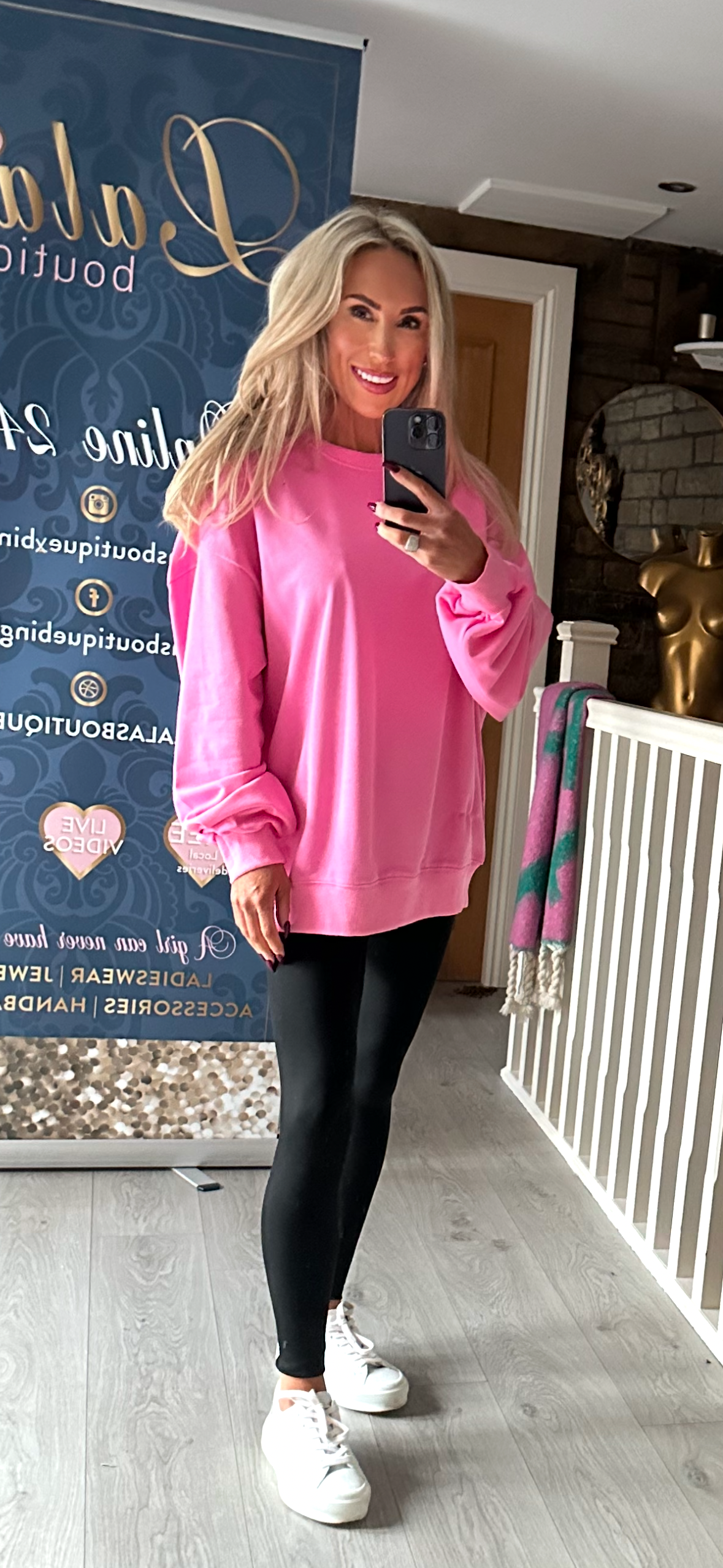 CANDY PINK QUEEN SWEATSHIRT