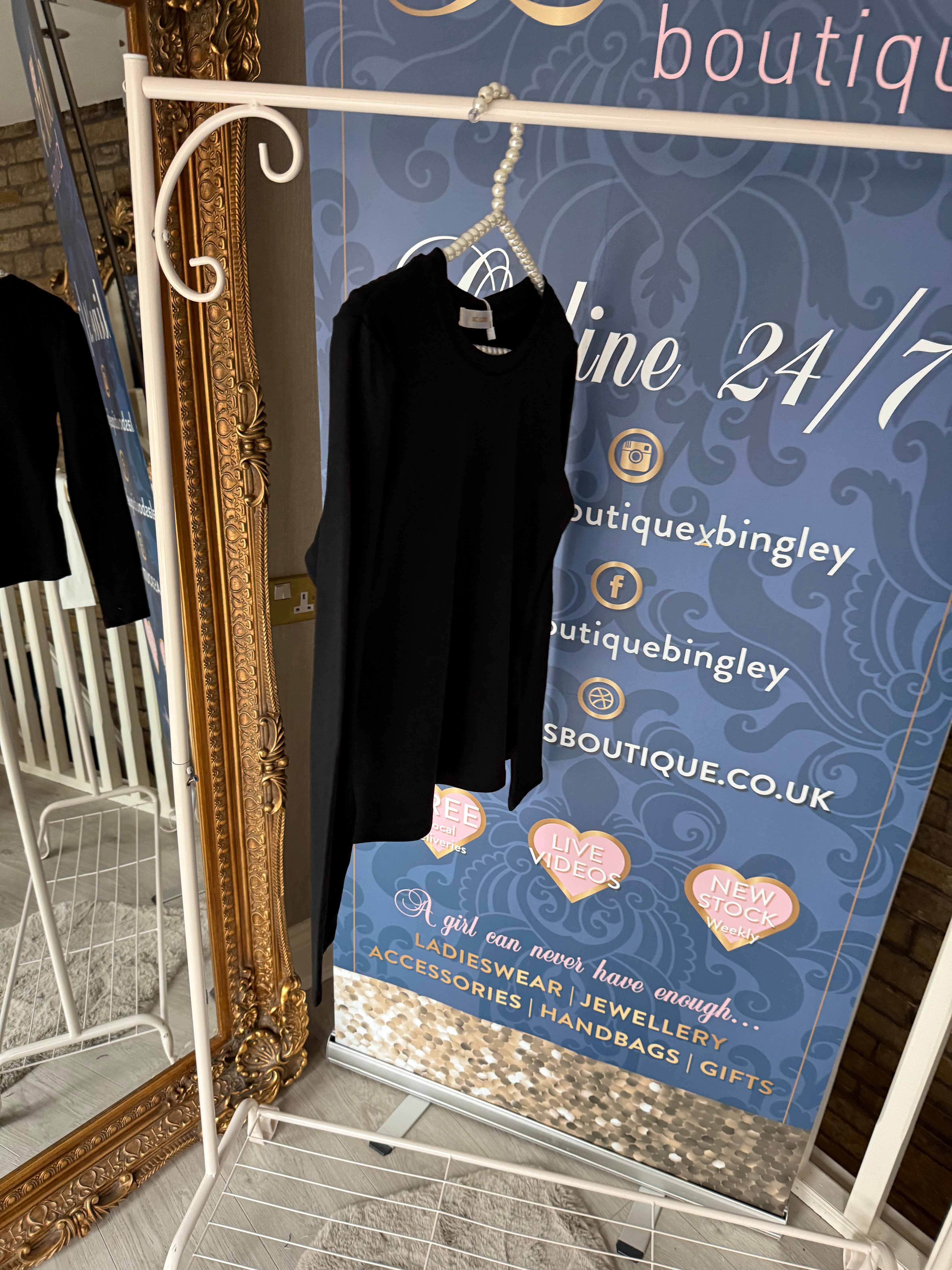 BLACK BASIC ROUND NECK LONG SLEEVE T-SHIRT