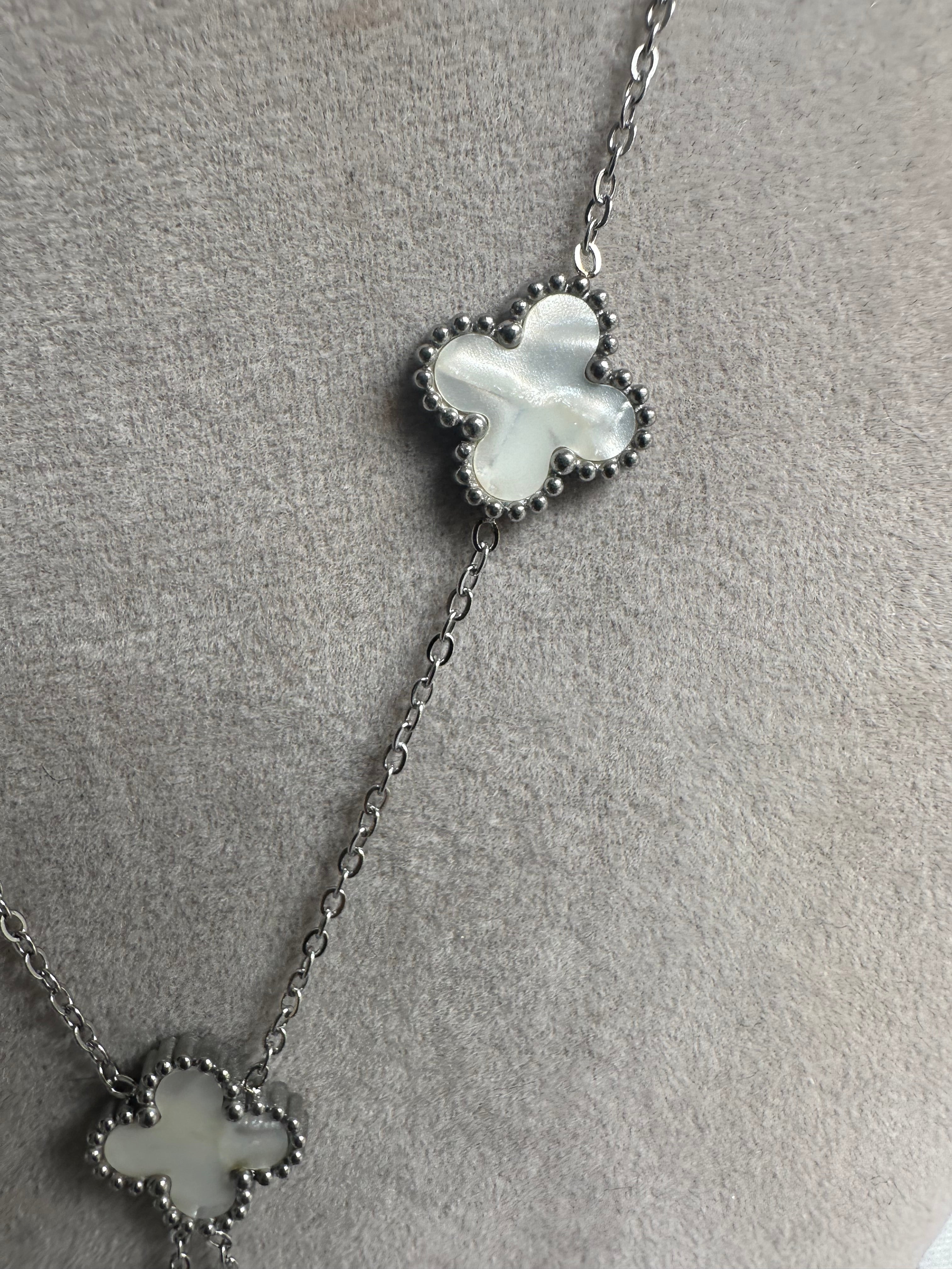 SILVER MOTHER OF PEARL CLOVER NECKLACE