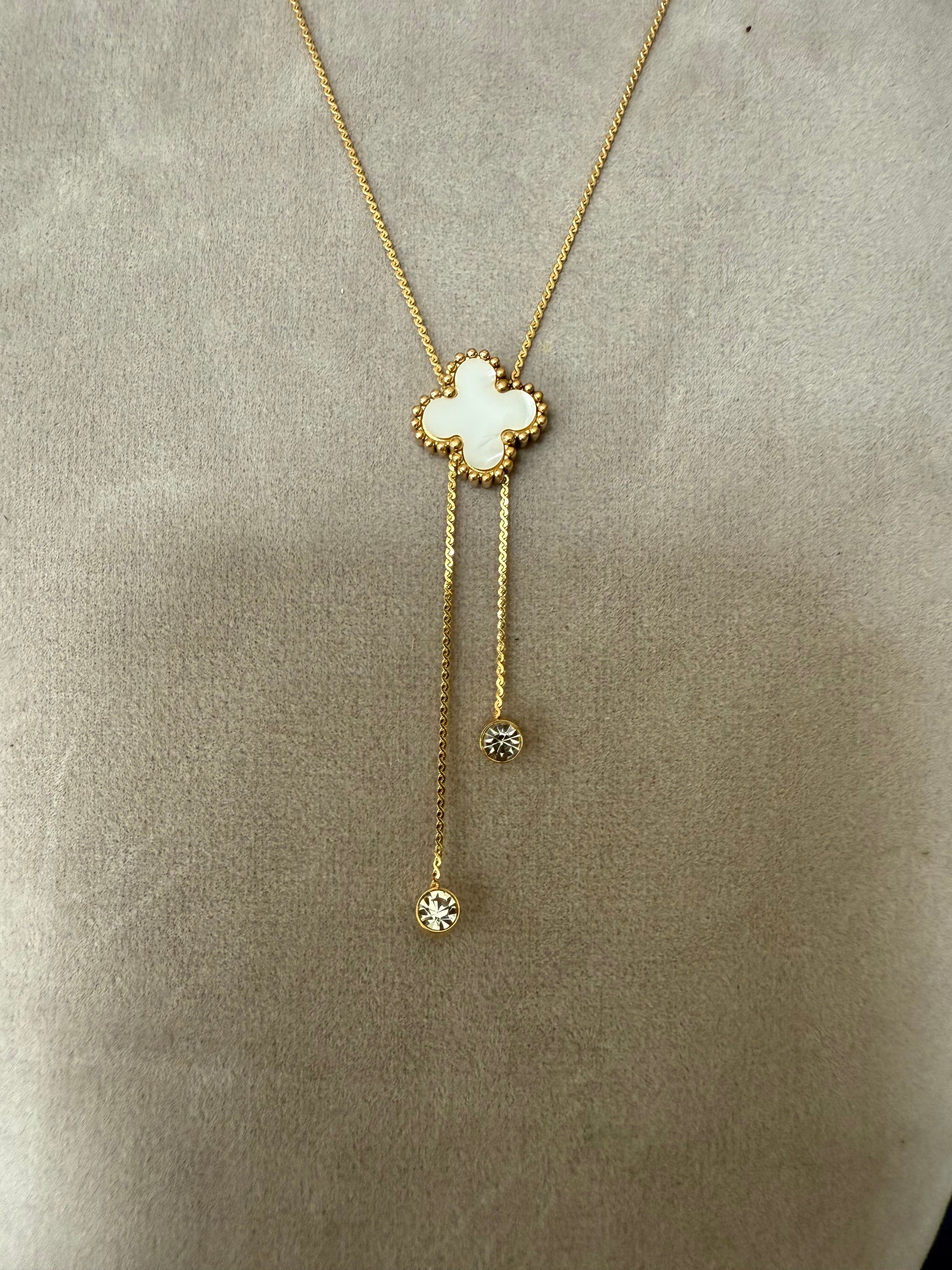 MOP CLOVER NECKLACE WITH DIAMANTÉ DROP