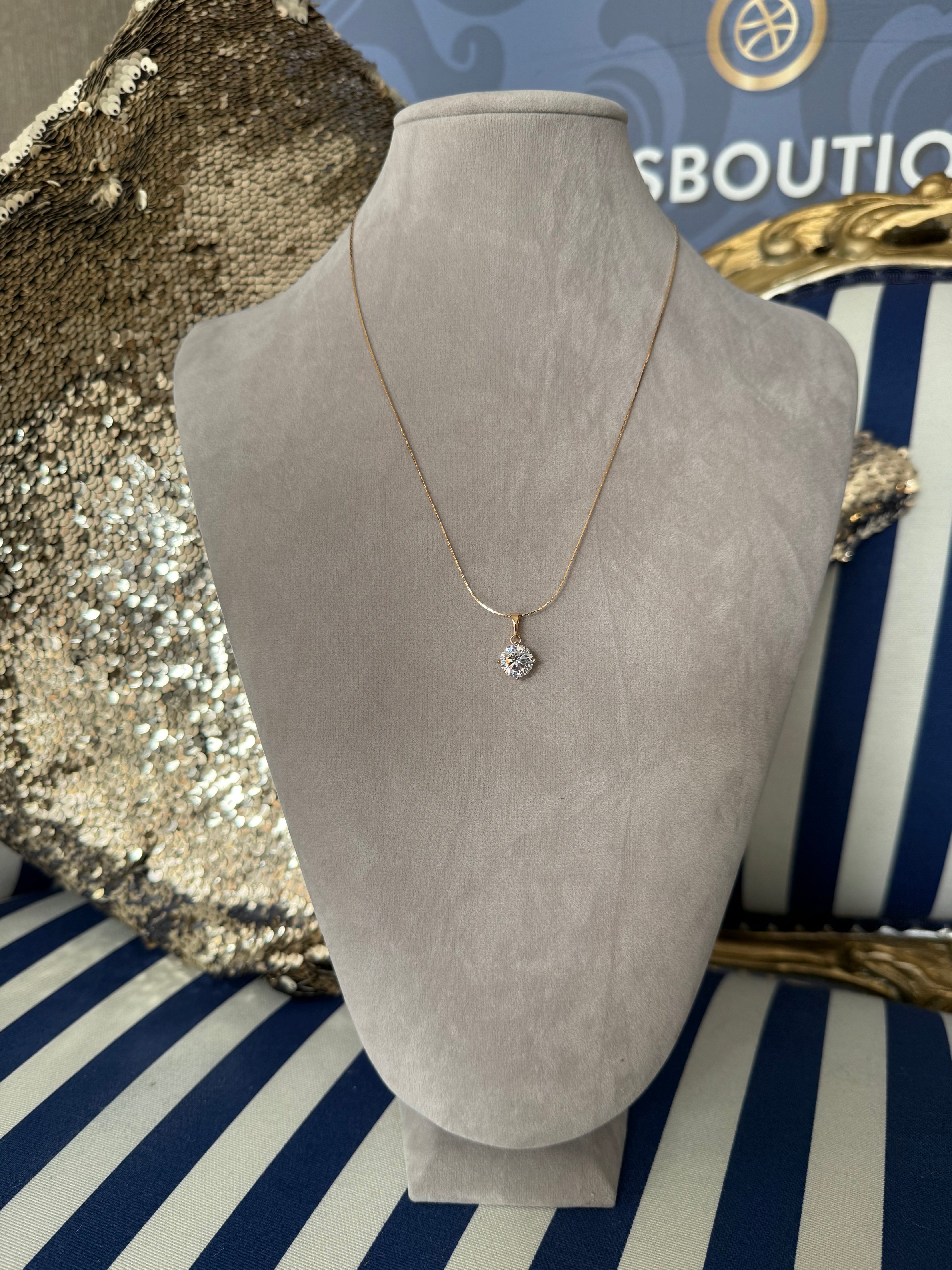 GOLD SOLITAIRE NECKLACE