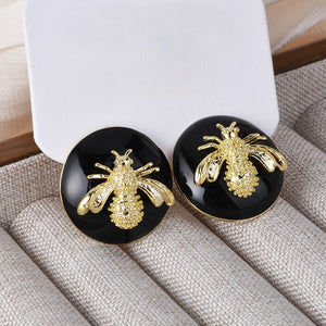 BLACK GOLD BEE STUD EARRING