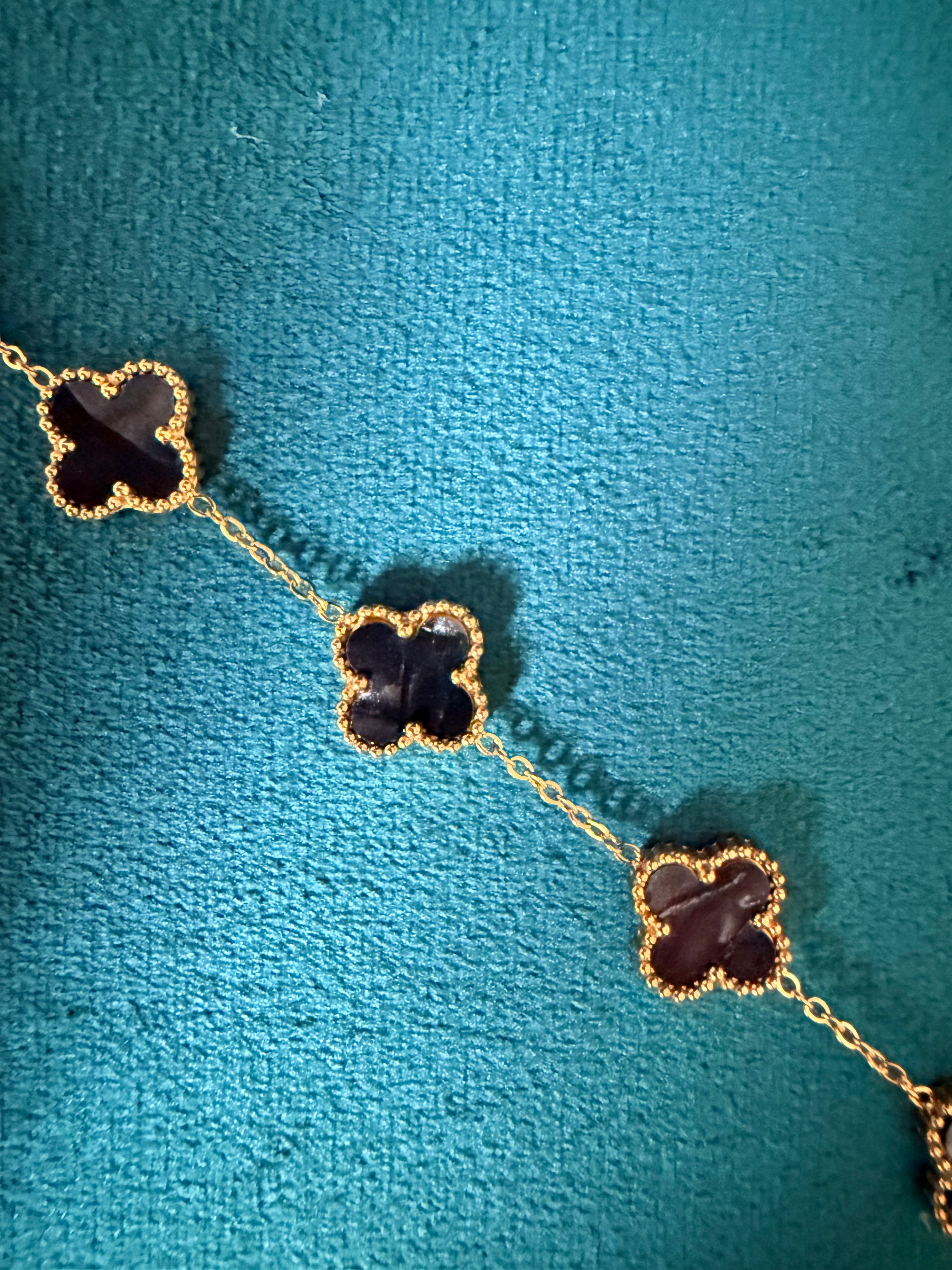 BLACK & GOLD MARBLE CLOVER BRACELET