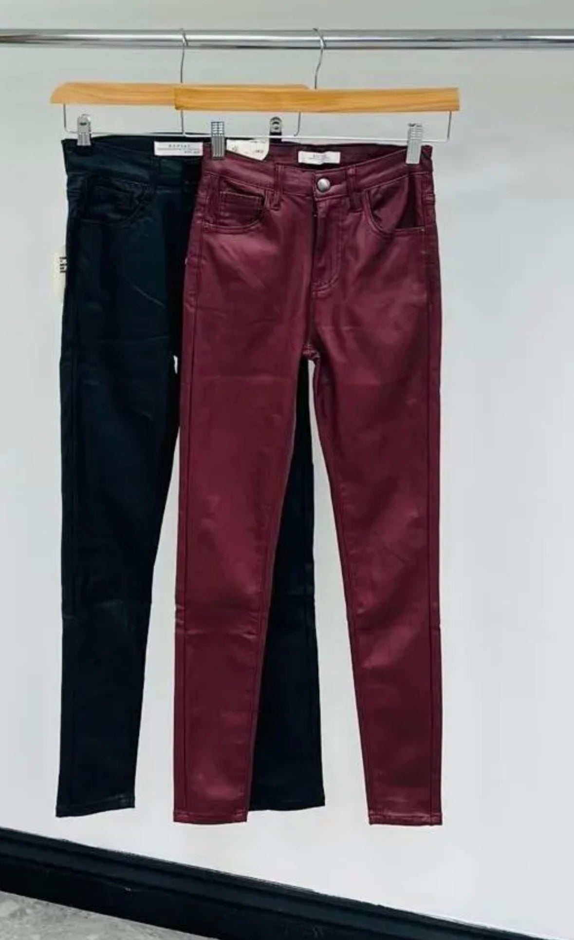 REDIAL OXBLOOD COATED SKINNY PANTS