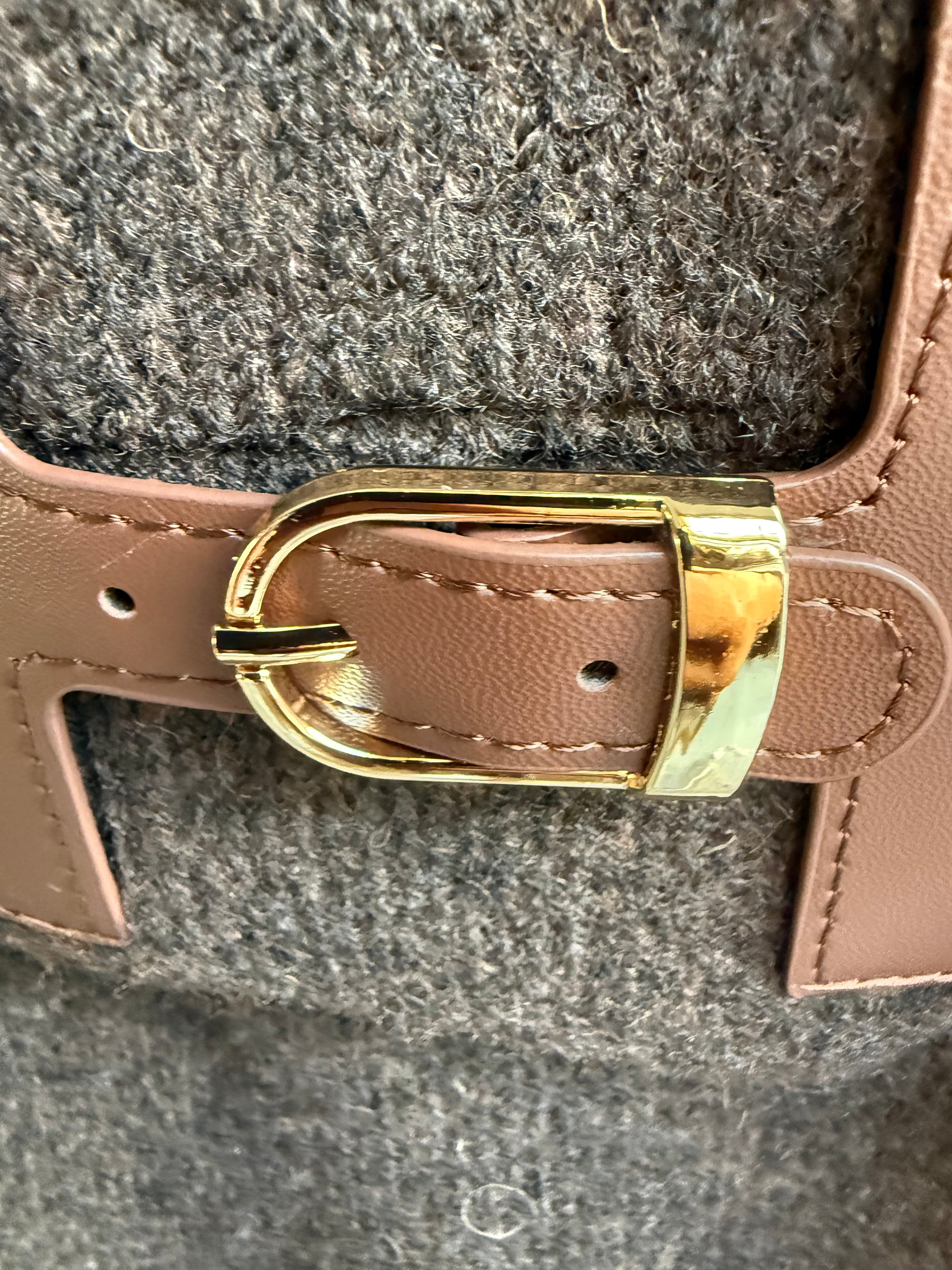 CHOCOLATE H POLO NECK JUMPER